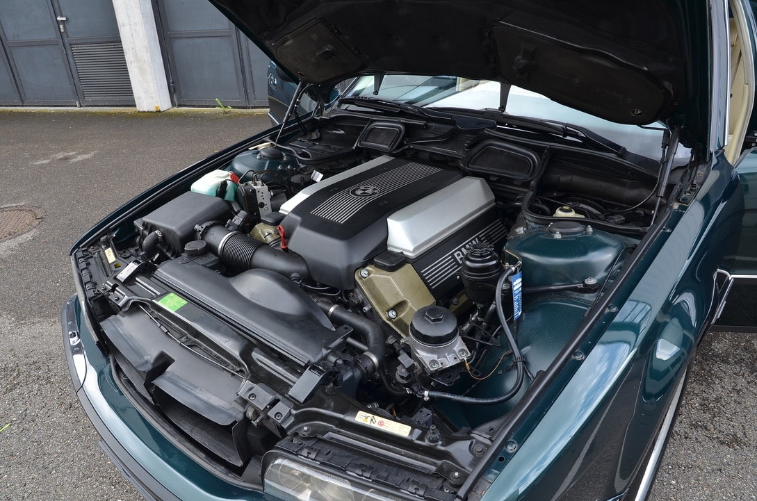 BMW 740i-image-19