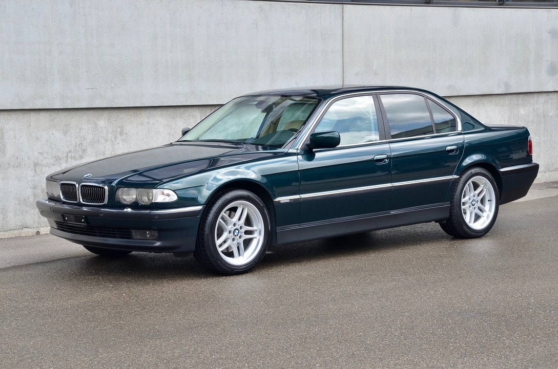 BMW 740i-image-5