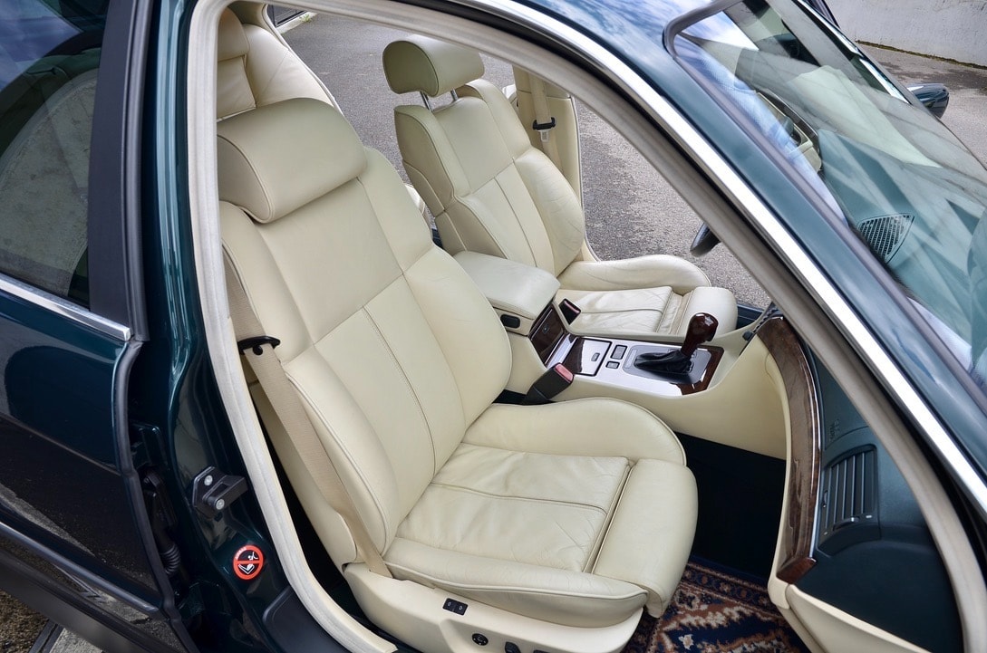 BMW 740i-image-24