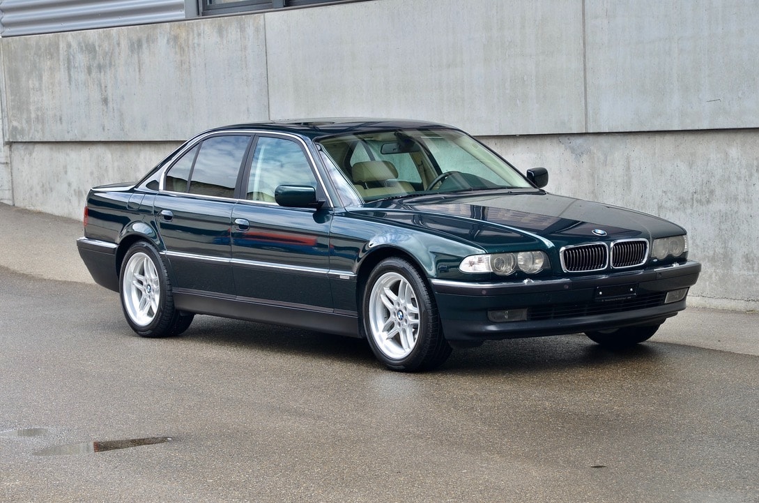 BMW 740i-image-4
