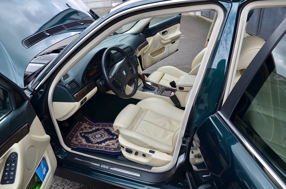 BMW 740i-image-15
