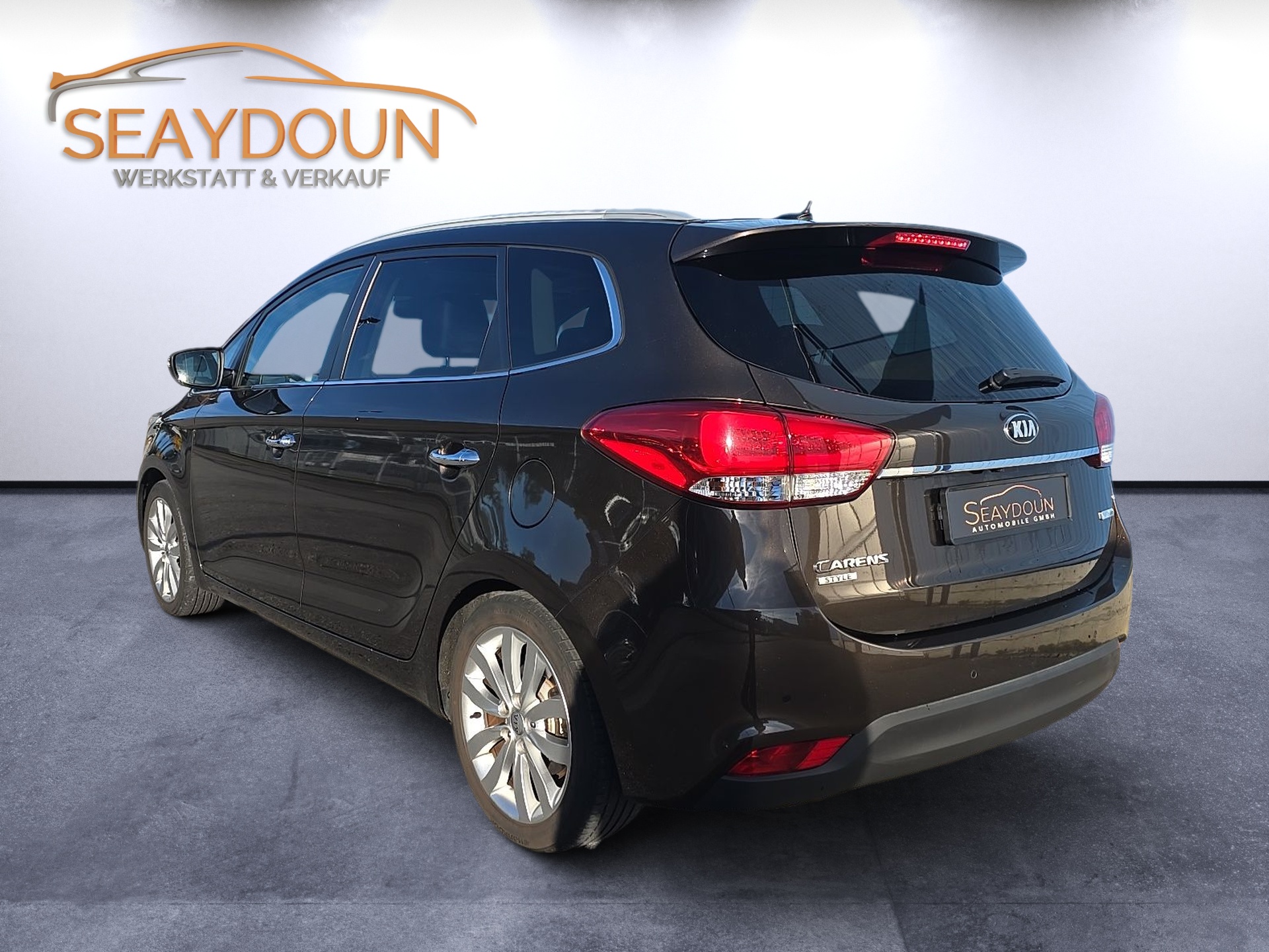 KIA Carens 1.7 CRDi Style-showroom-element-3