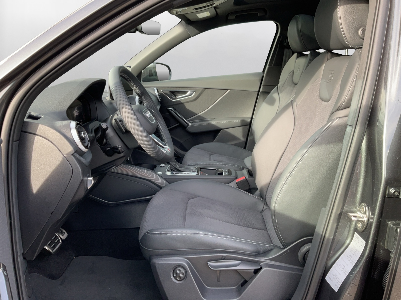 AUDI Q2 40 TFSI S line Attraction quattro S-tronic-image-9