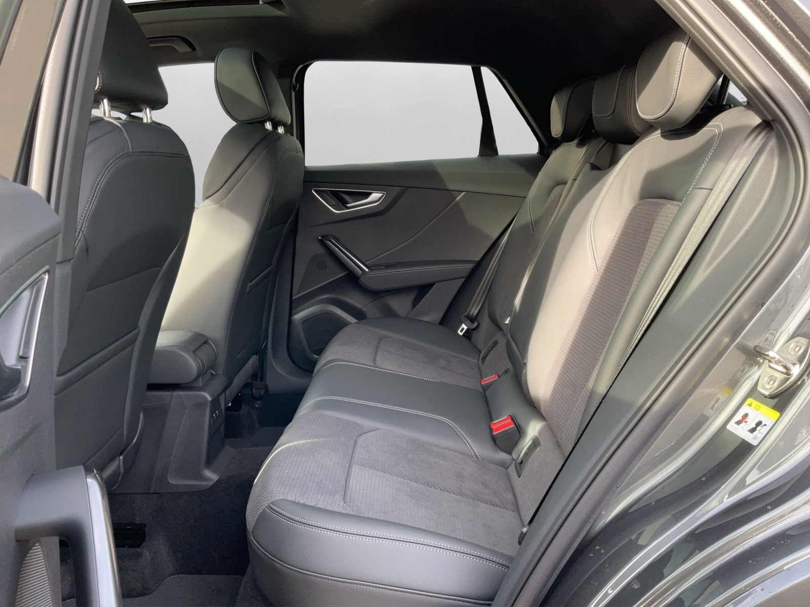 AUDI Q2 40 TFSI S line Attraction quattro S-tronic-image-10