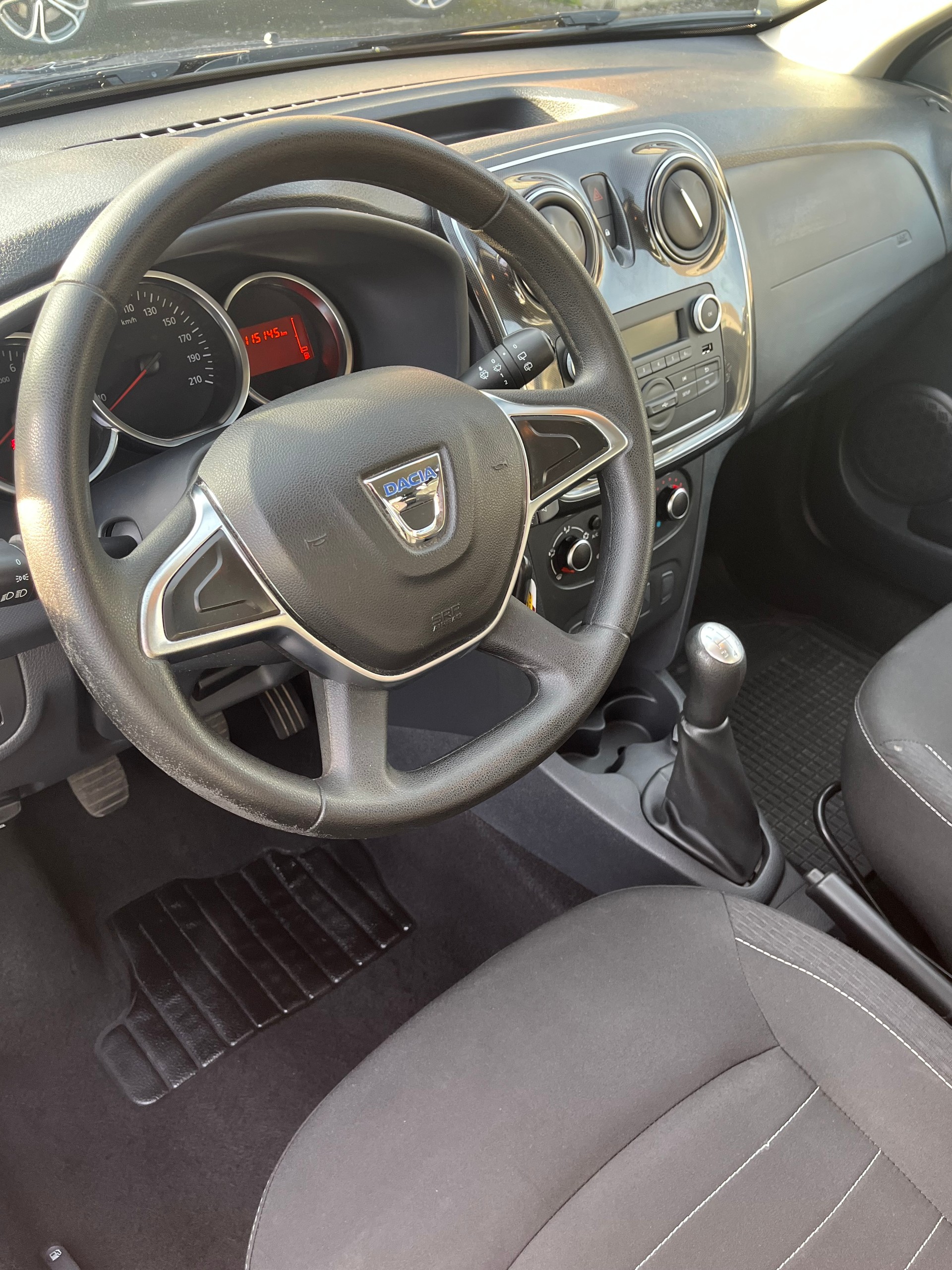DACIA Sandero 1.0 Comfort-image-4