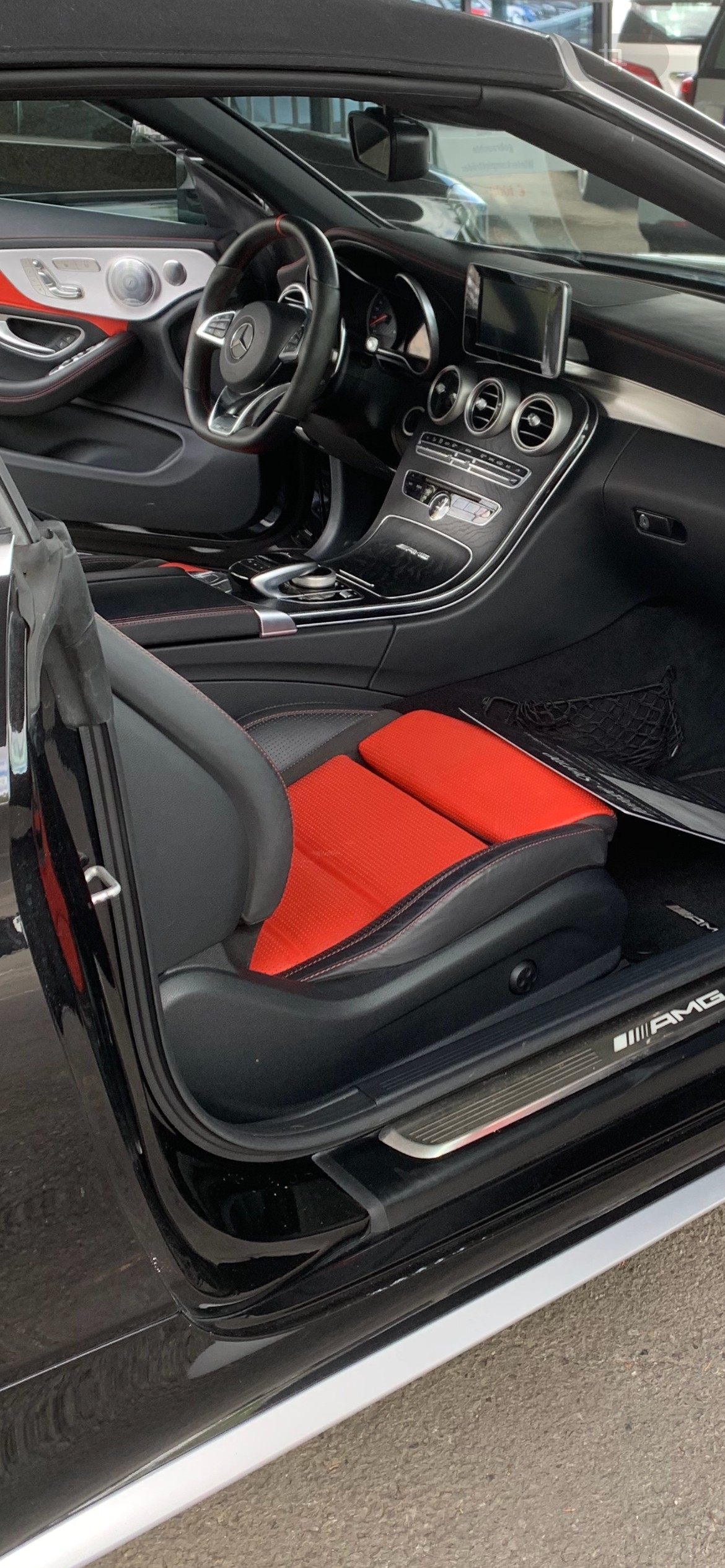 MERCEDES-BENZ C 63 S Cabriolet AMG Speedshift-image-8