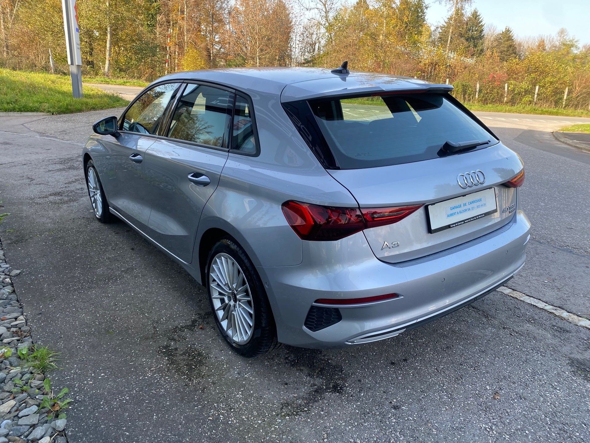 AUDI A3 Sportback 40 TFSI advanced quattro S-tronic-image-3