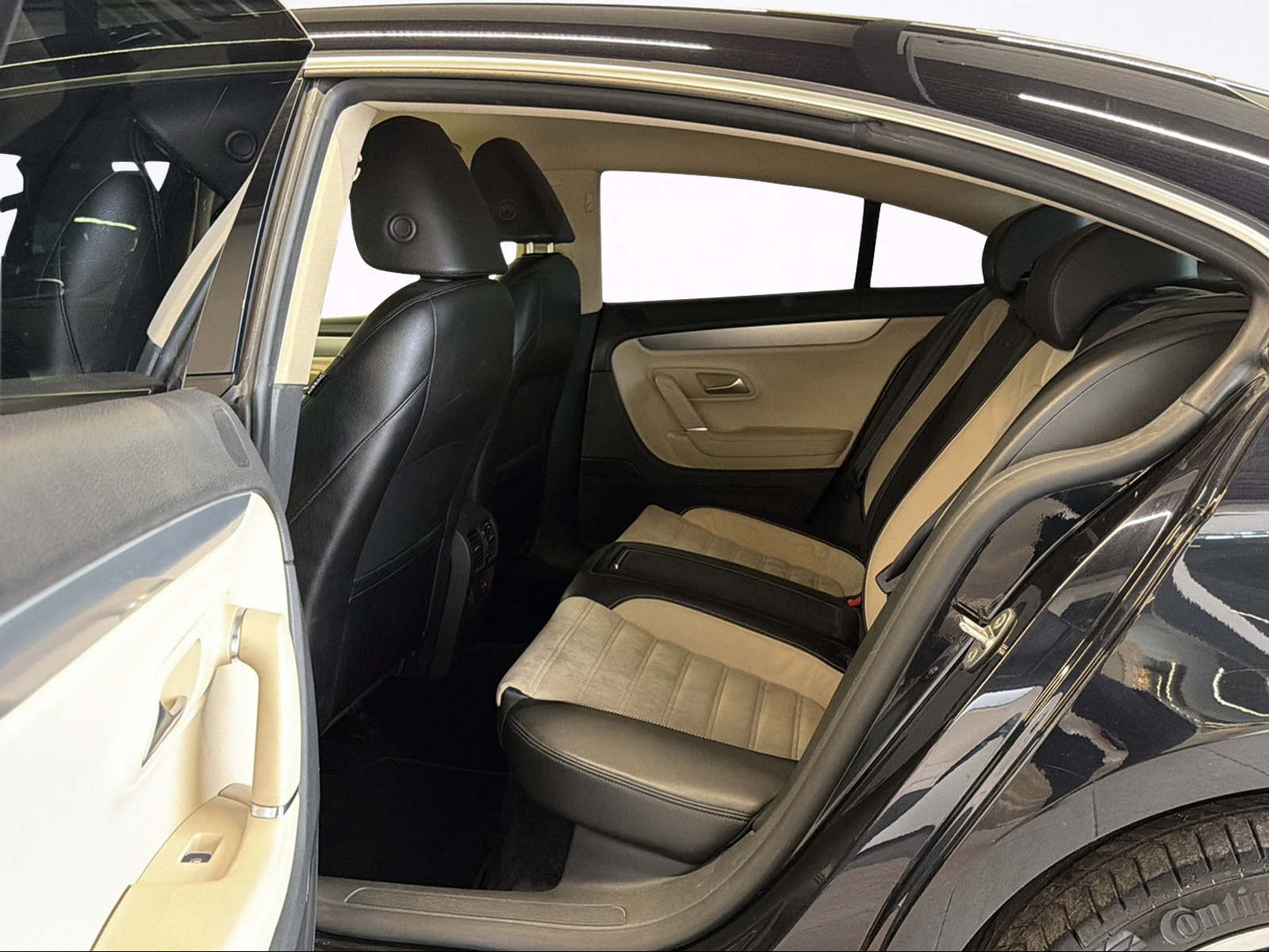 VW Passat CC 3.6 V6 FSI 4Motion-image-11