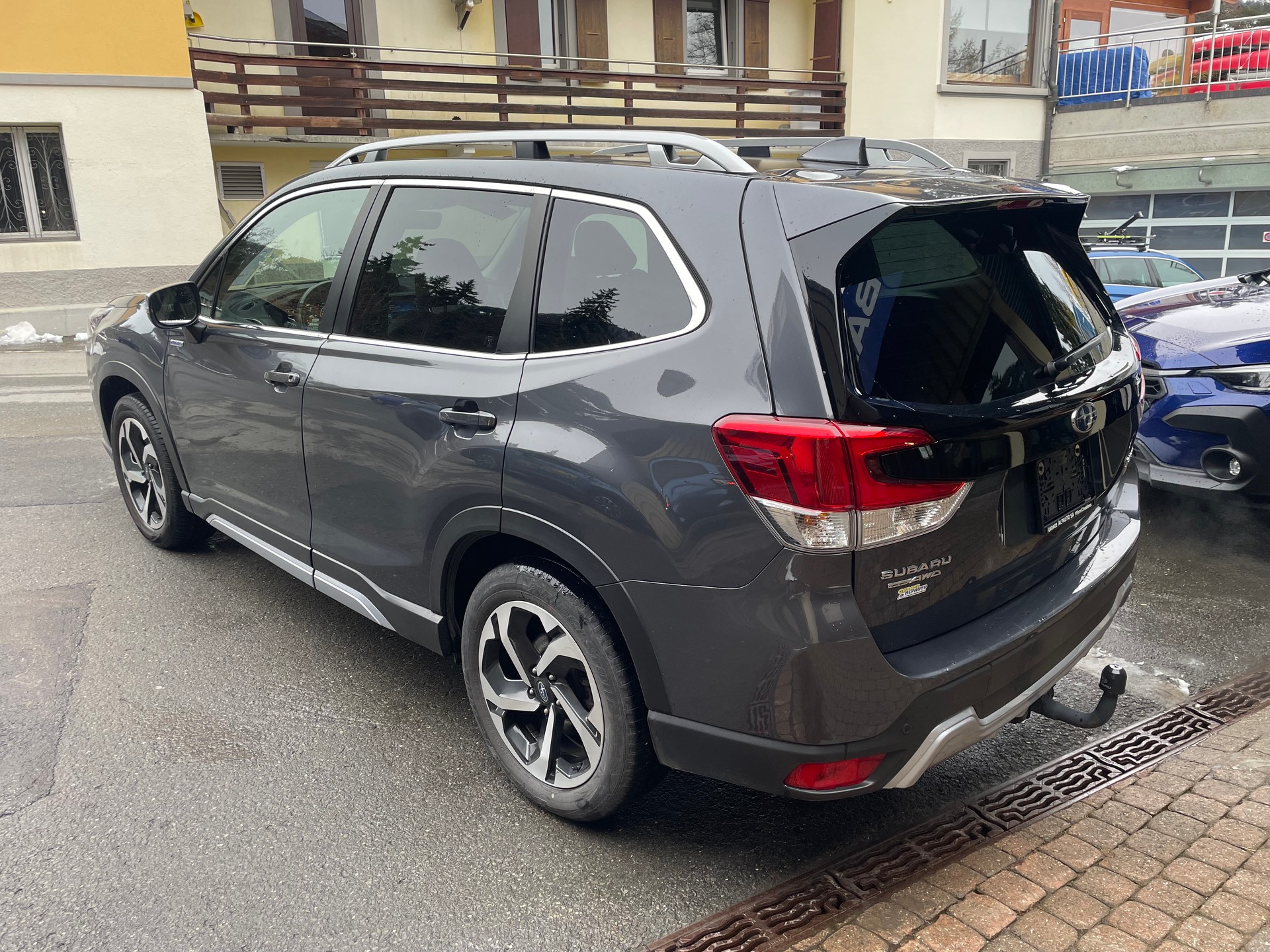 SUBARU Forester 2.0i e-Boxer Luxury Lineartronic-showroom-element-3