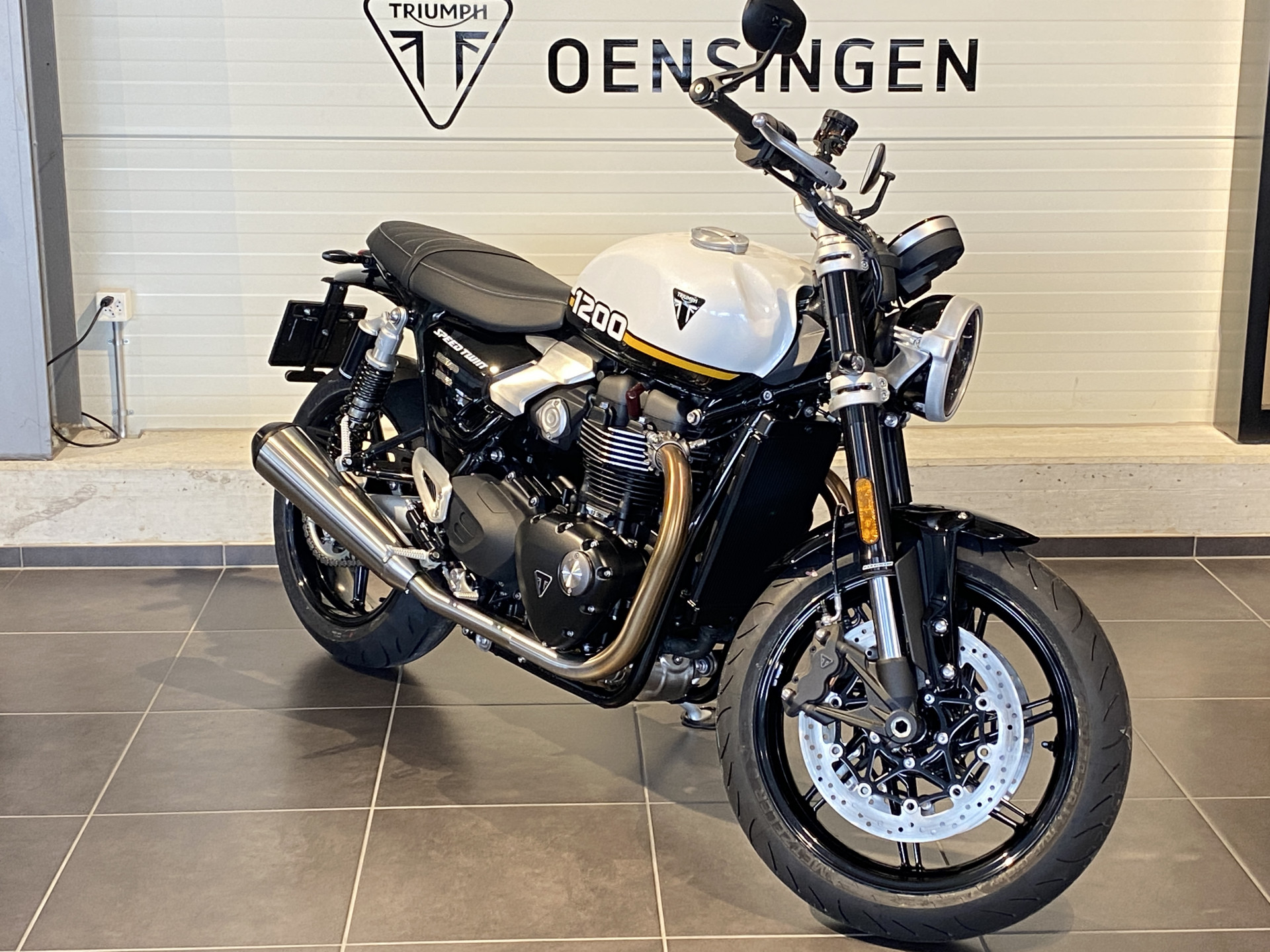 TRIUMPH Speed Twin 1200 (4.49 % Power Leasing - Gültig bis 31.06.2026)-showroom-element-2