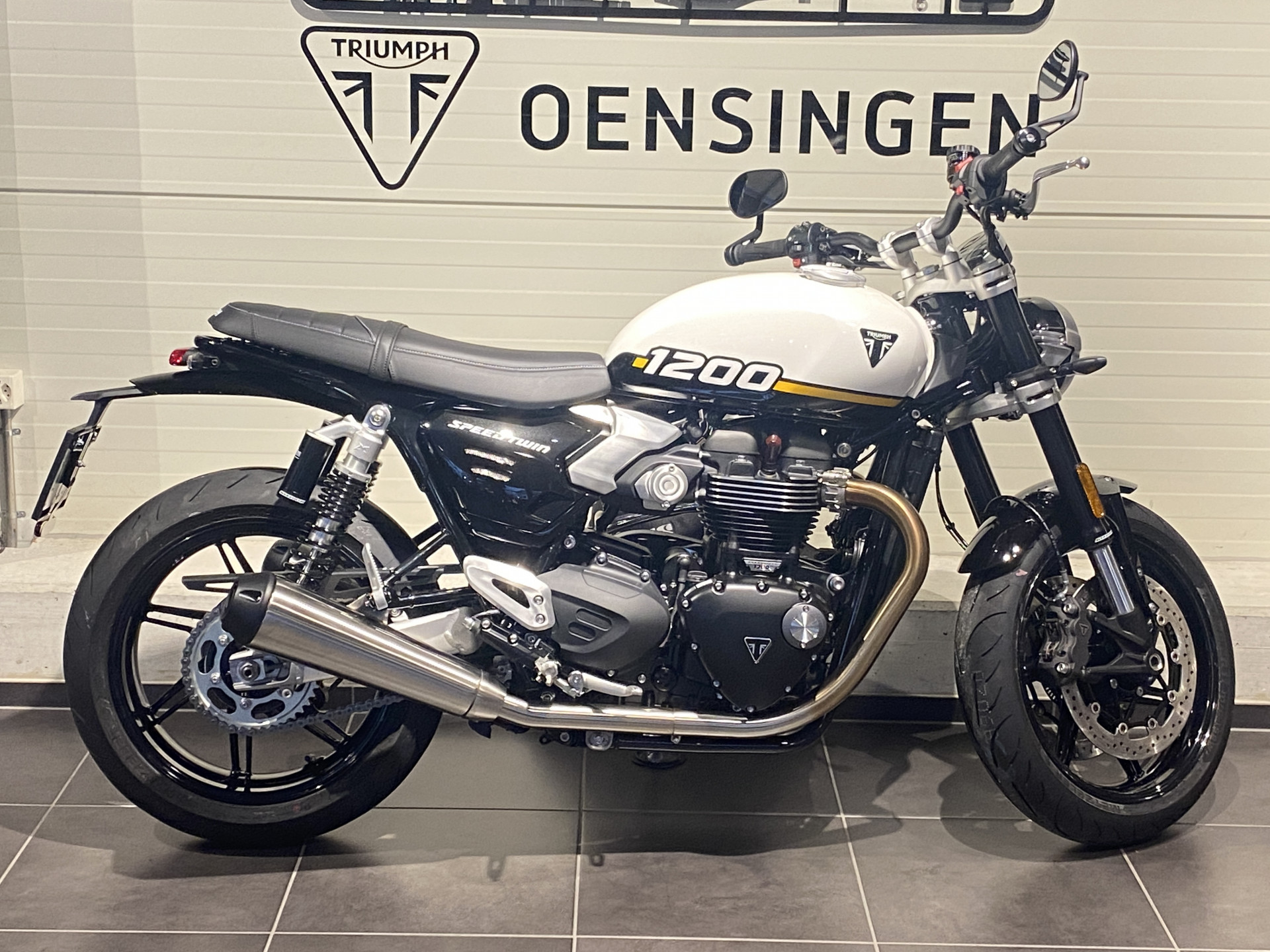 TRIUMPH Speed Twin 1200 (4.49 % Power Leasing - Gültig bis 31.06.2026)-showroom-element-3