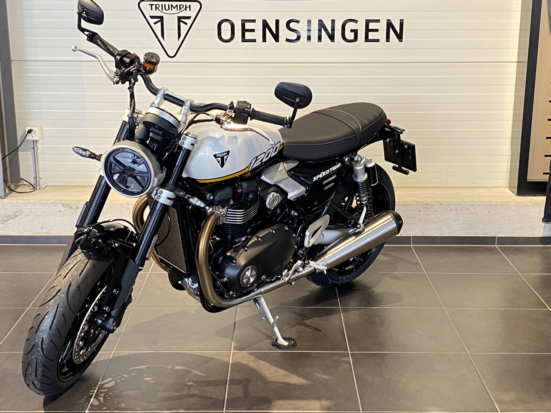 TRIUMPH Speed Twin 1200 (4.49 % Power Leasing - Gültig bis 31.06.2026)-showroom-element-1