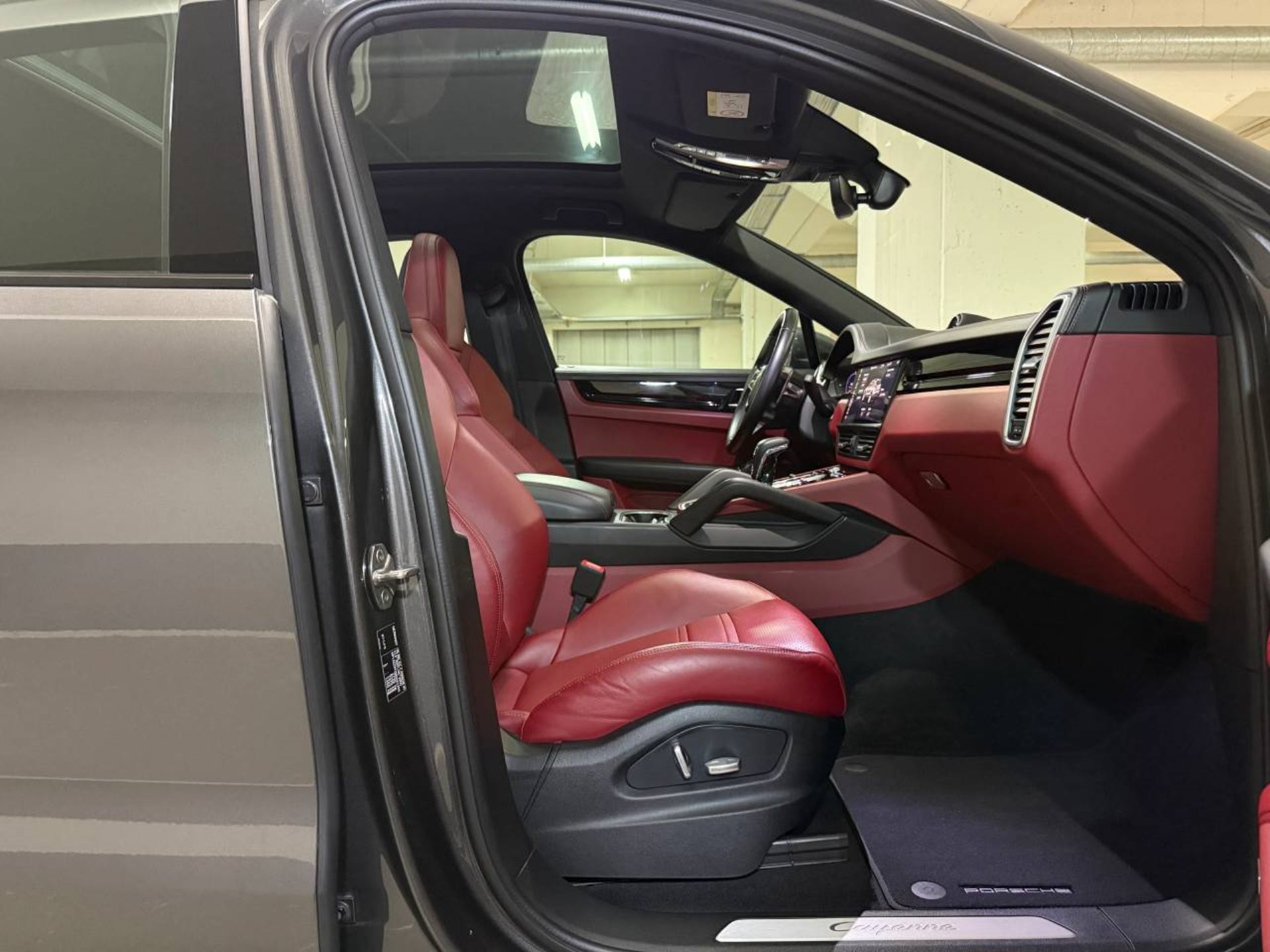 PORSCHE Cayenne Coupé (MY21)-image-16