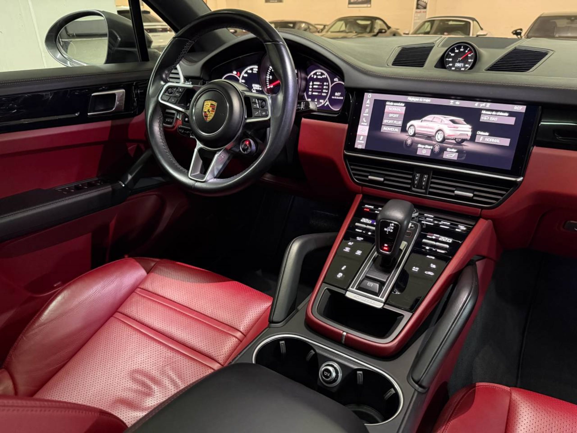 PORSCHE Cayenne Coupé (MY21)-image-13