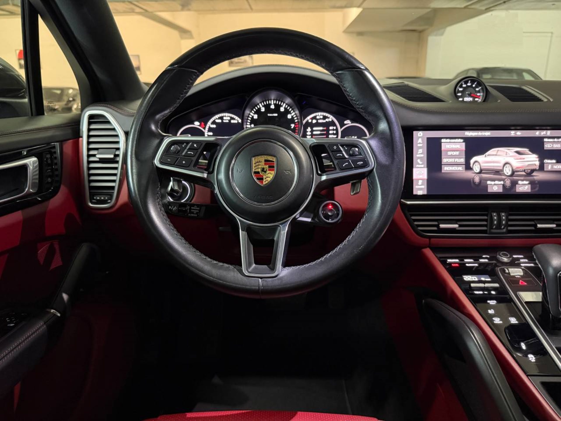 PORSCHE Cayenne Coupé (MY21)-image-10