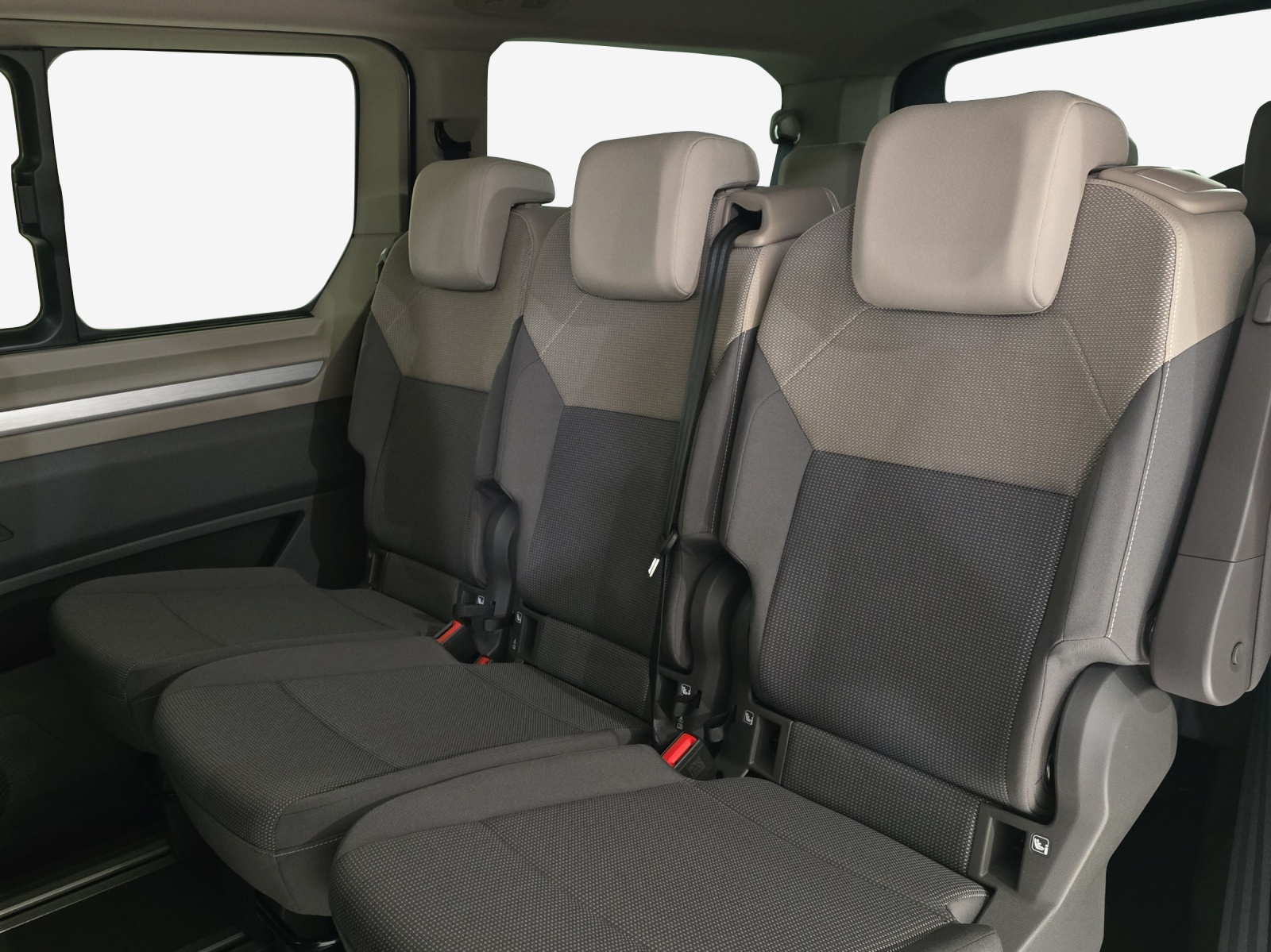 VW Multivan 2.0 TDI Life DSG Lang-image-11
