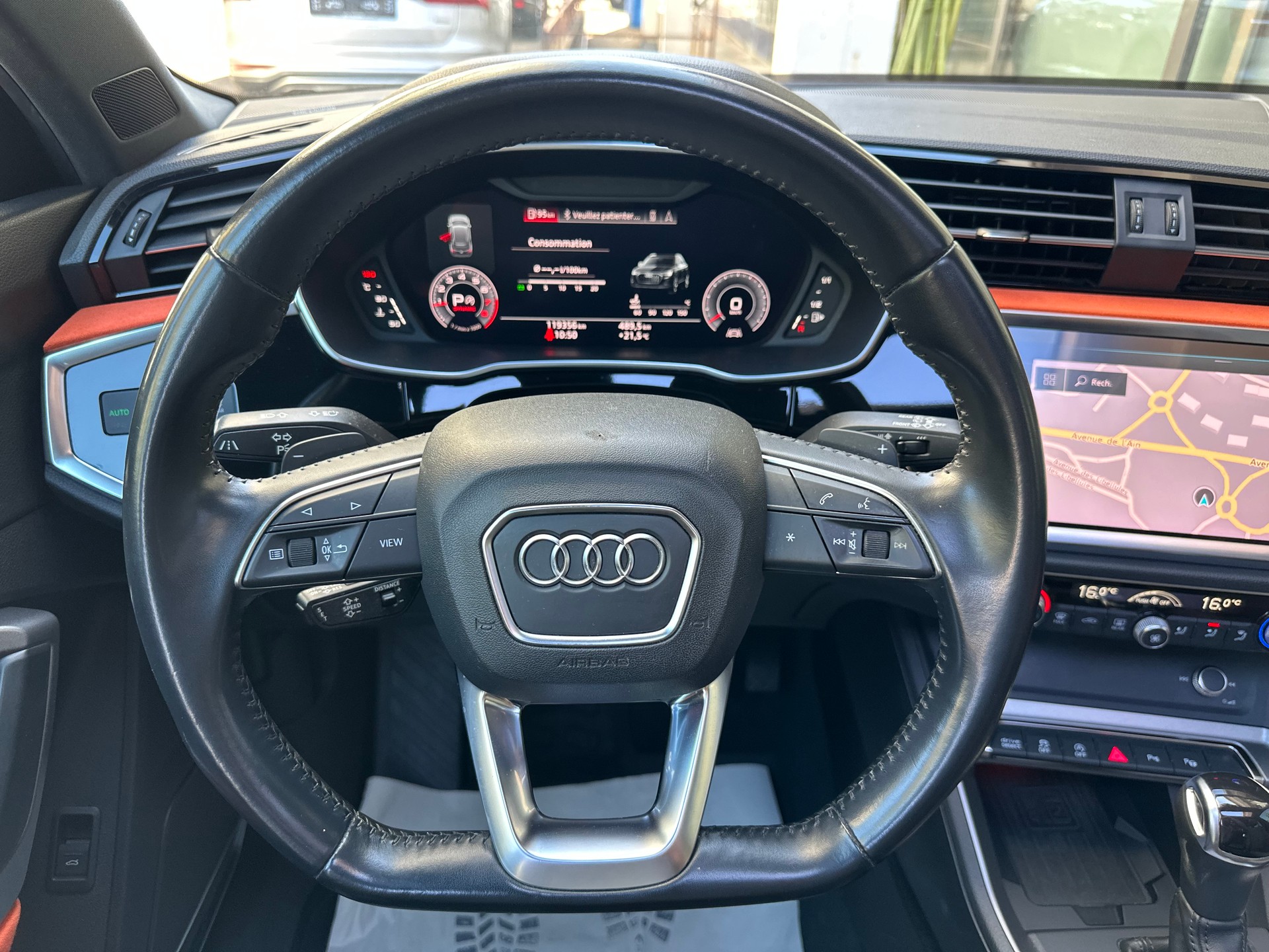 AUDI Q3 45 TFSI S line quattro S-tronic-image-8