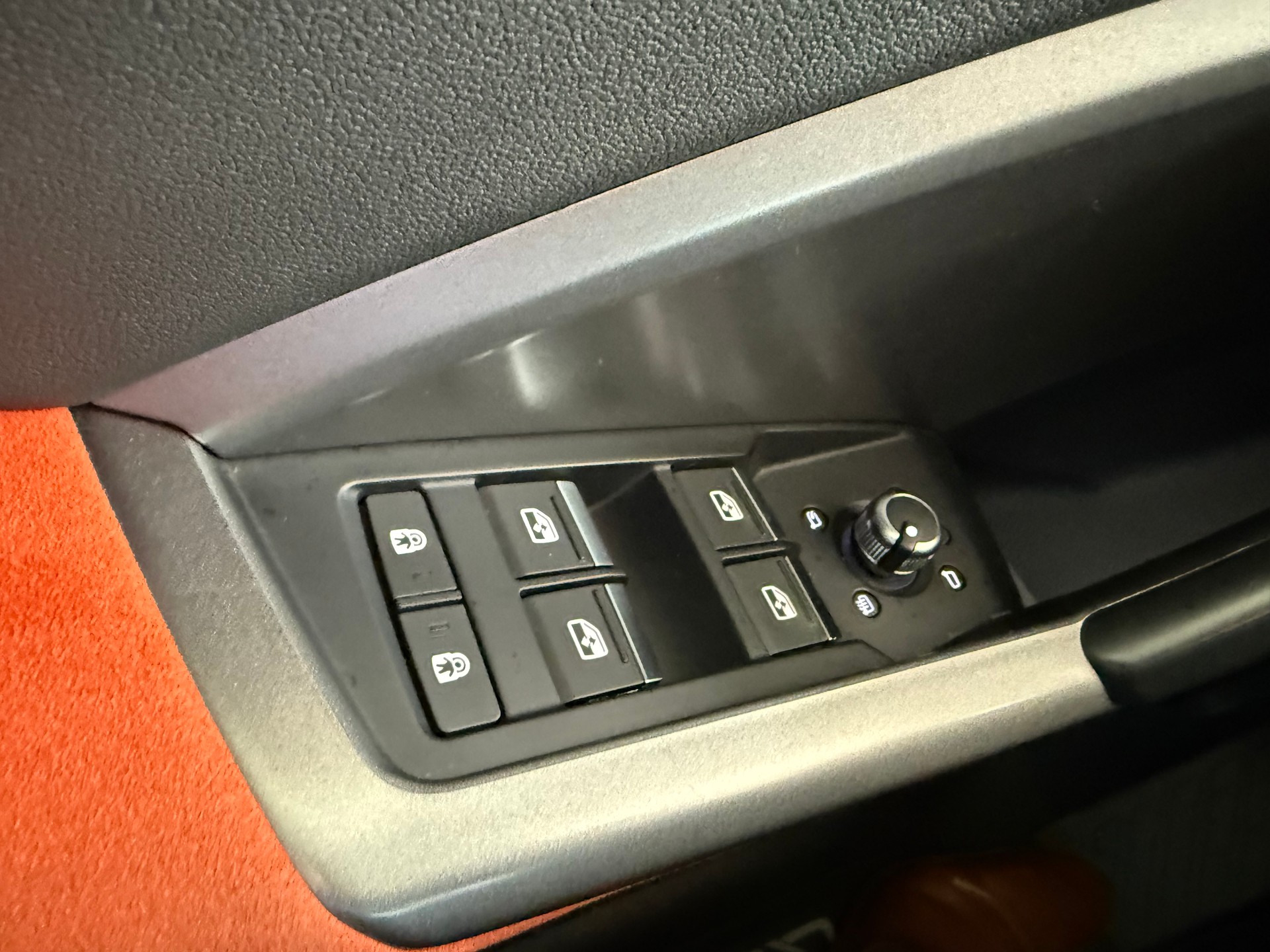 AUDI Q3 45 TFSI S line quattro S-tronic-image-14