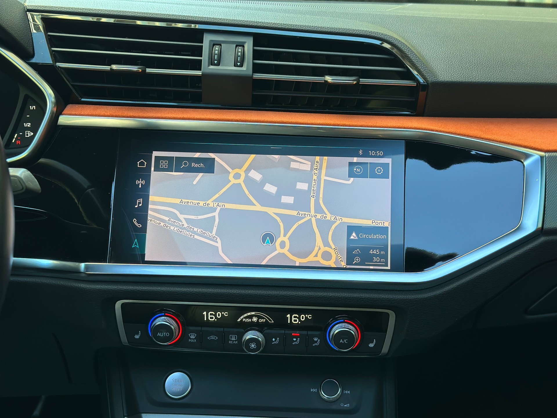 AUDI Q3 45 TFSI S line quattro S-tronic-image-10