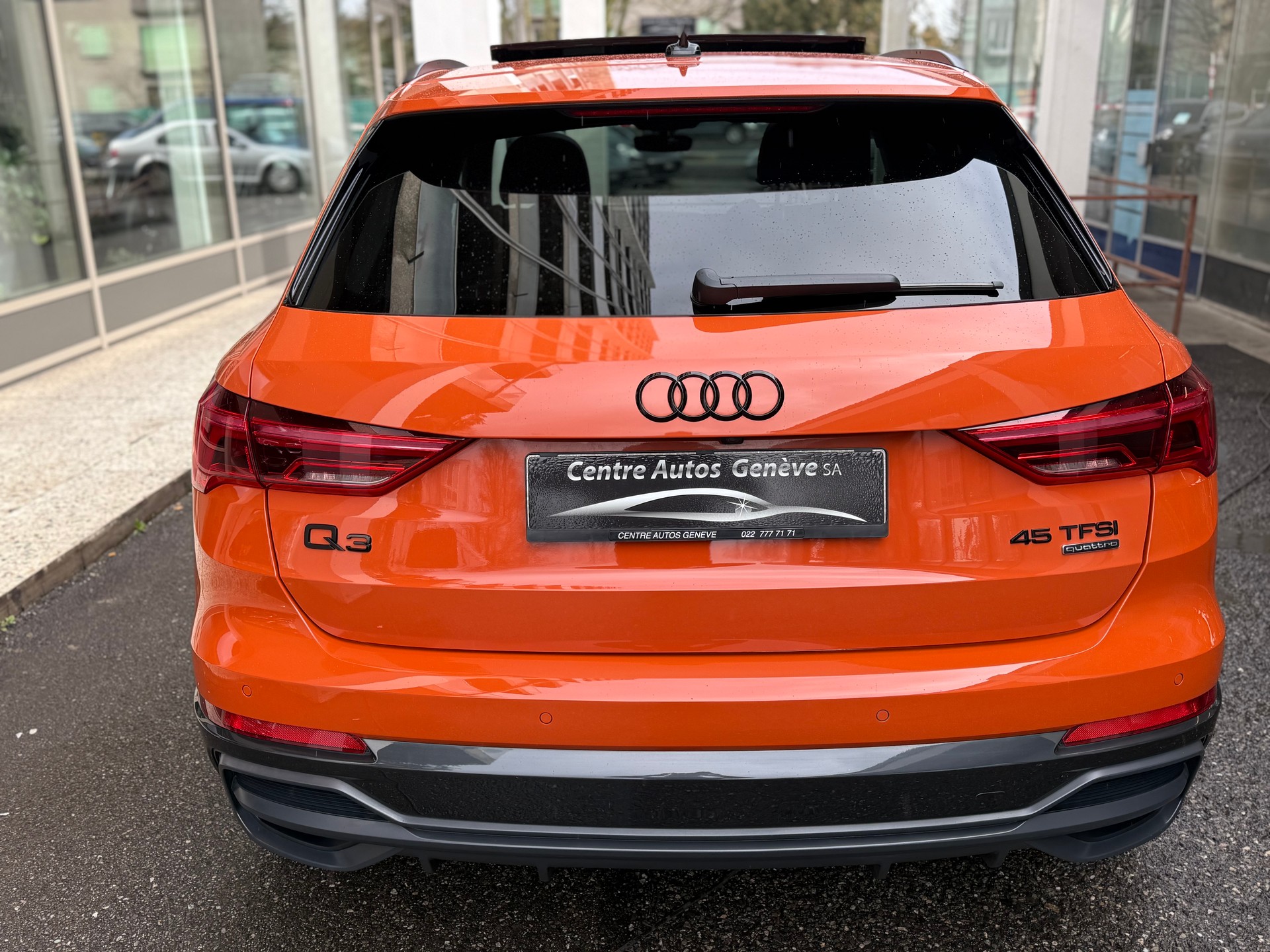AUDI Q3 45 TFSI S line quattro S-tronic-image-4
