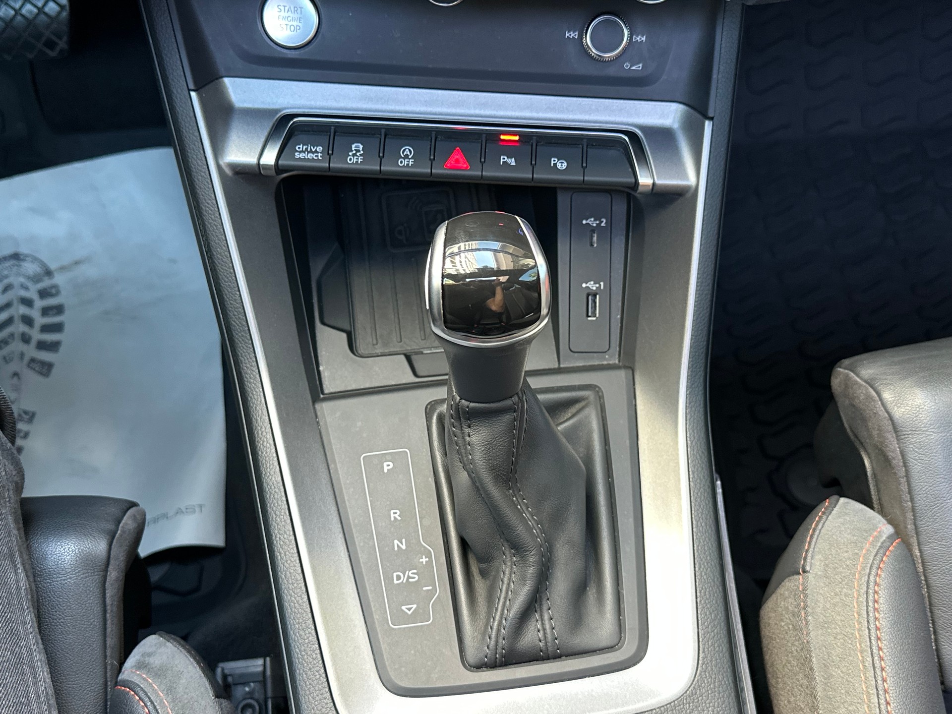 AUDI Q3 45 TFSI S line quattro S-tronic-image-12