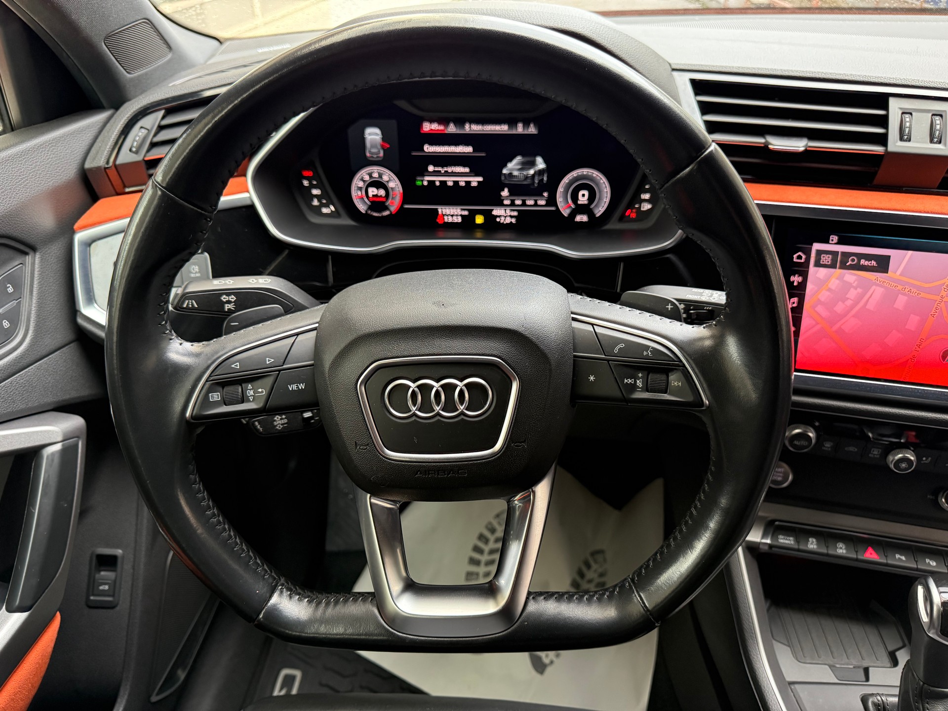 AUDI Q3 45 TFSI S line quattro S-tronic-image-10