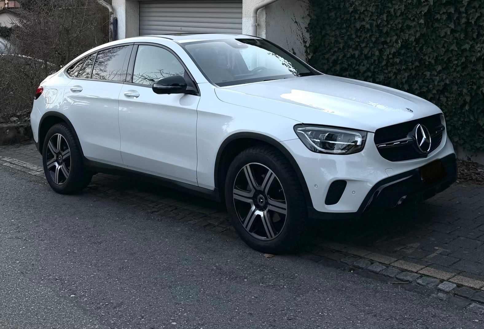 MERCEDES-BENZ 4MATIC Coupé Night Star-image-0