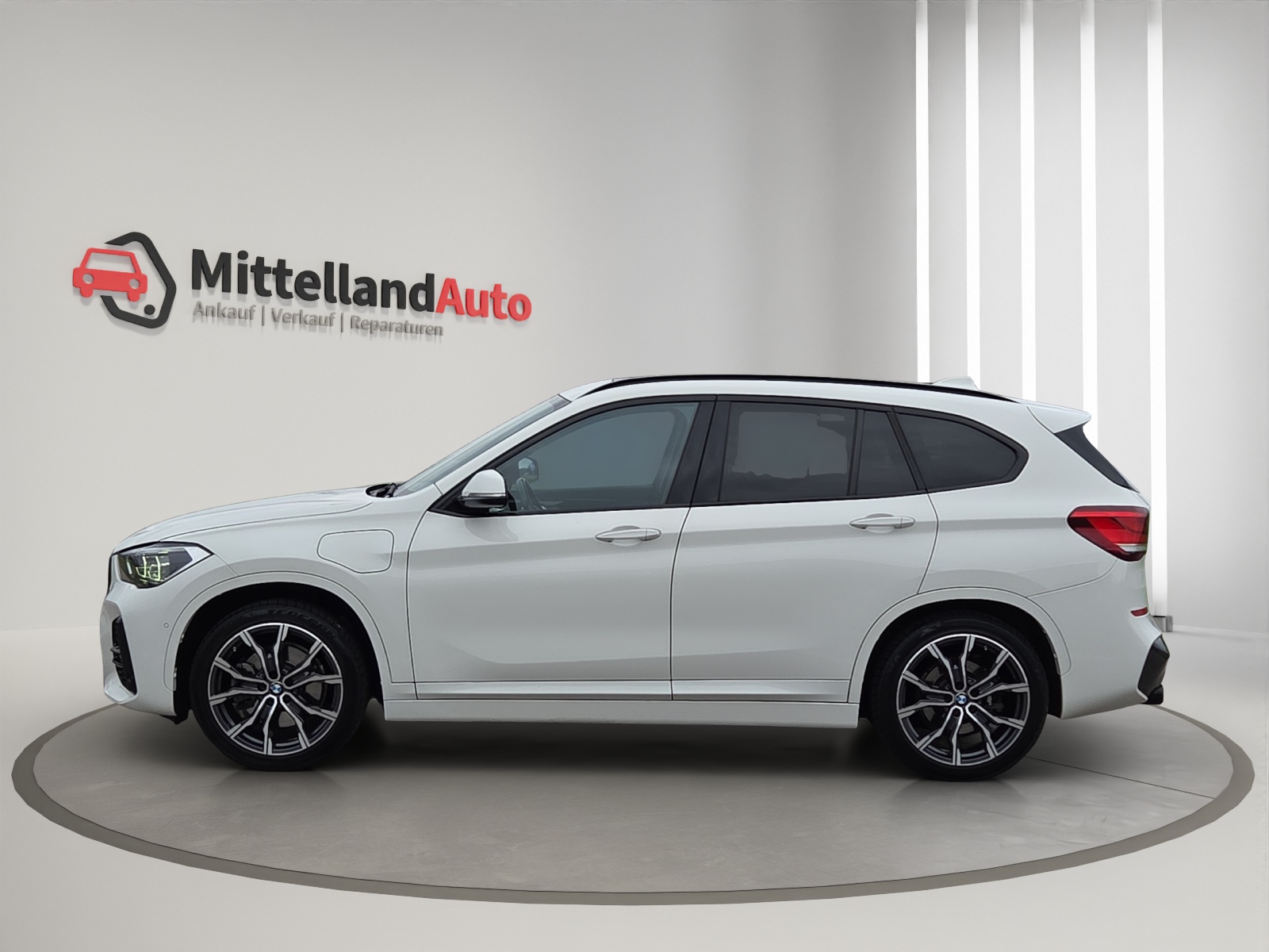 BMW X1 xDrive 25e M Sport Steptronic-image-4