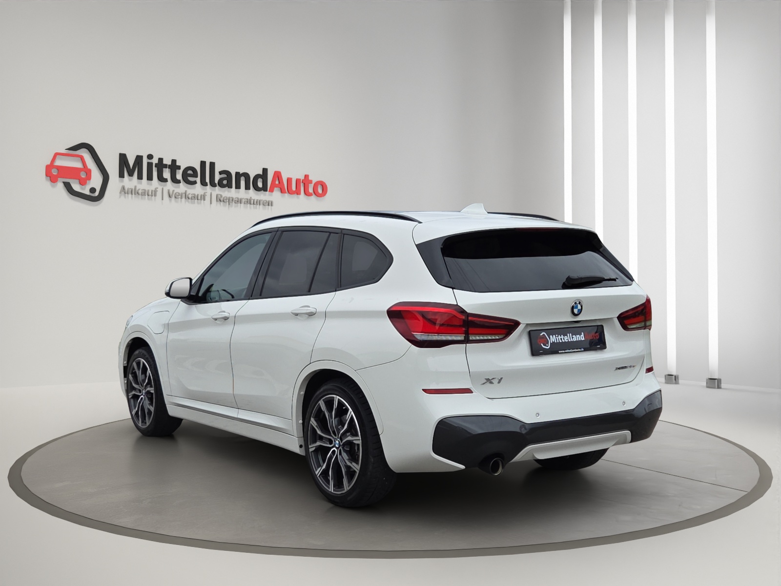 BMW X1 xDrive 25e M Sport Steptronic-image-13