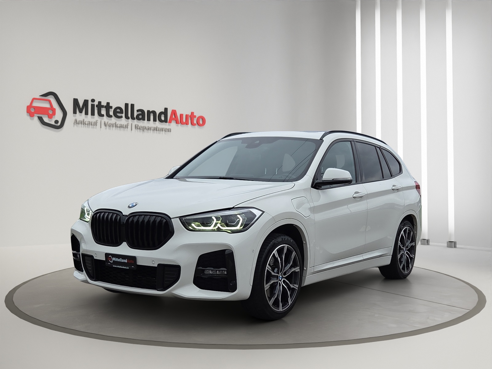BMW X1 xDrive 25e M Sport Steptronic-image-0