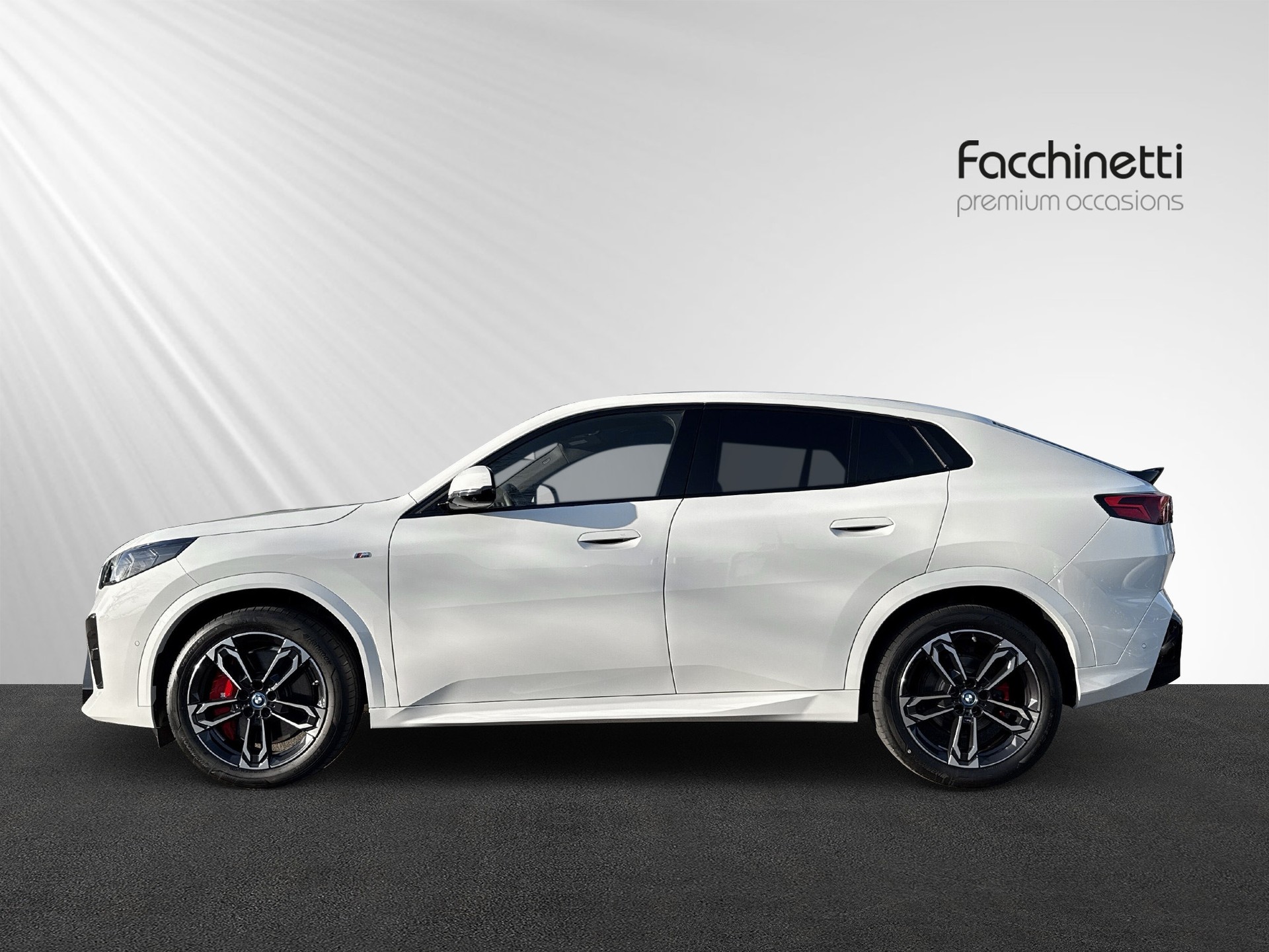 BMW iX2 eDrive 20 M Sport Pro-image-2