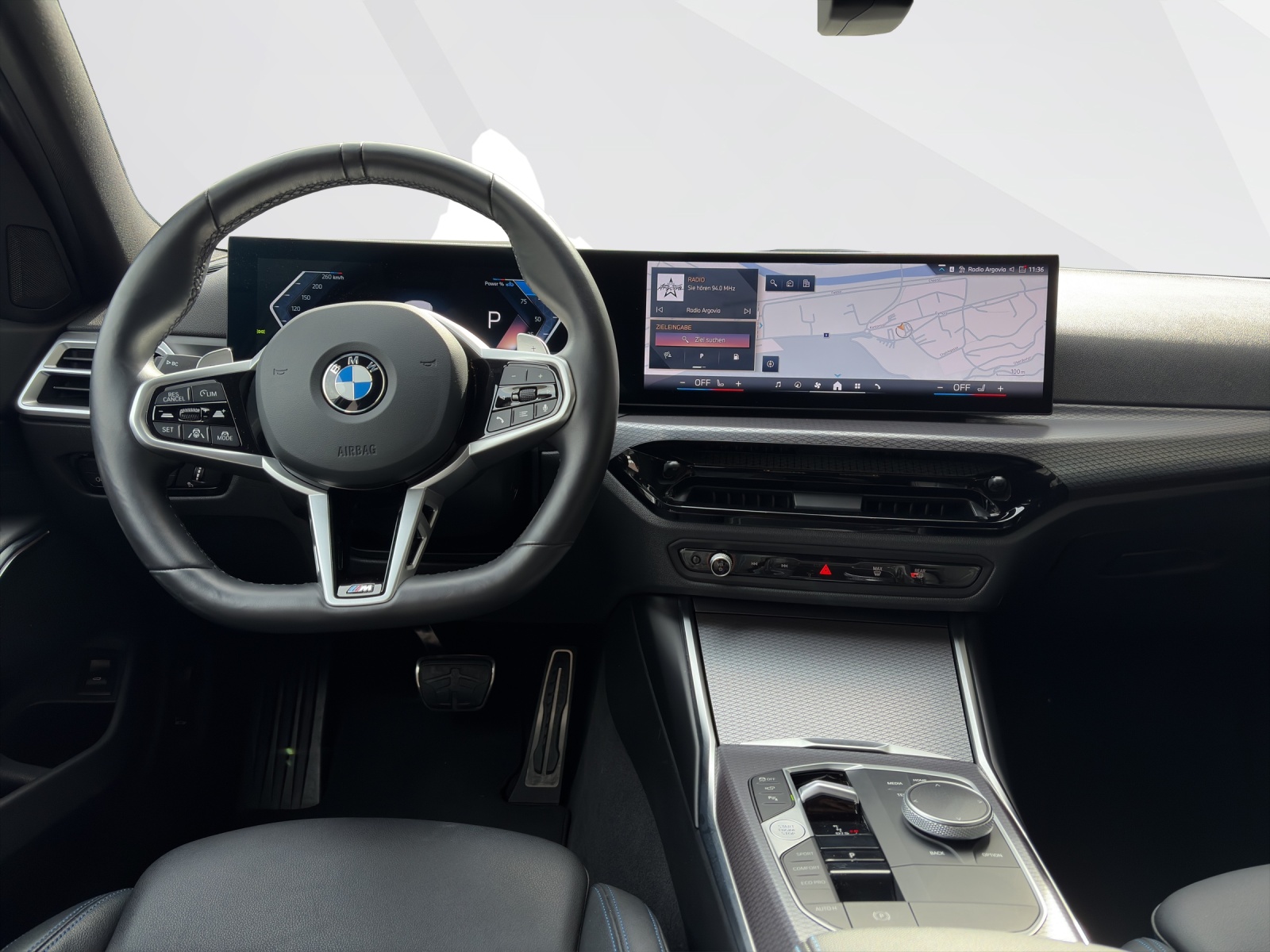 BMW 320d xDrive Touring-image-10