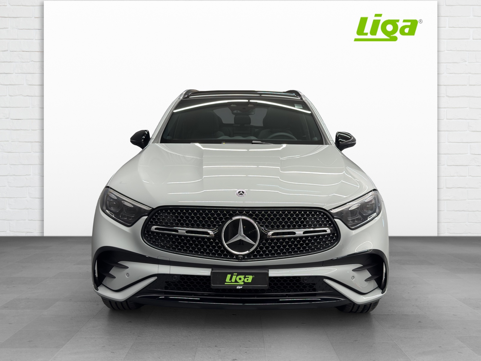 MERCEDES-BENZ GLC 300 AMG Line 4Matic-image-2