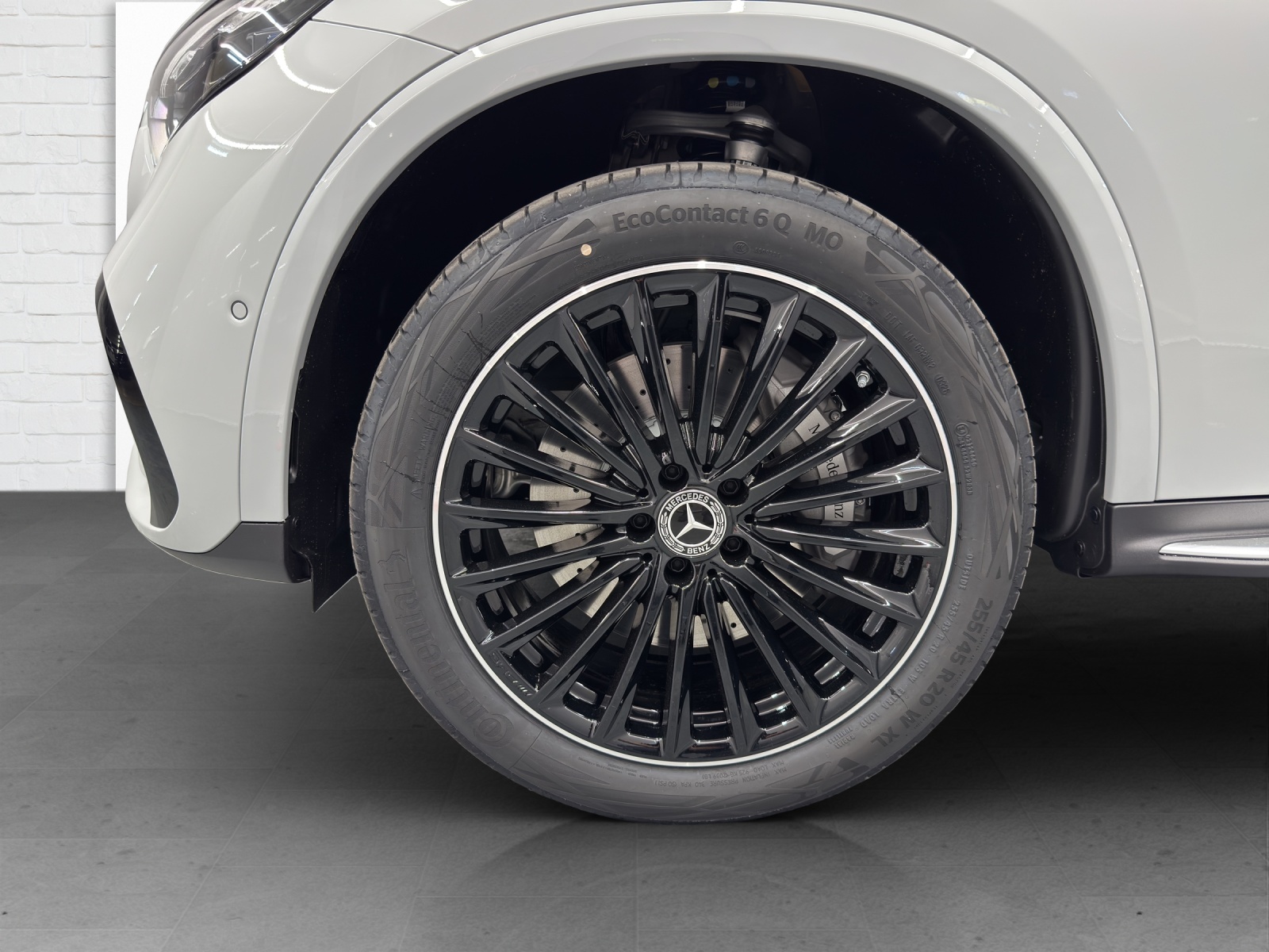 MERCEDES-BENZ GLC 300 AMG Line 4Matic-image-5