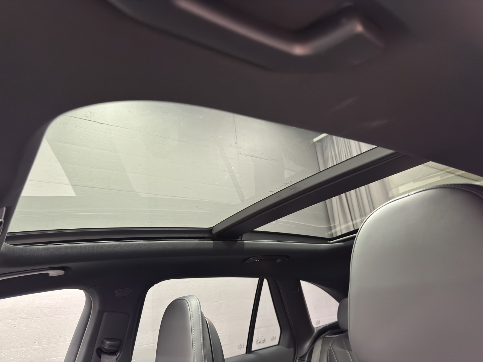 MERCEDES-BENZ GLC 300 AMG Line 4Matic-image-15