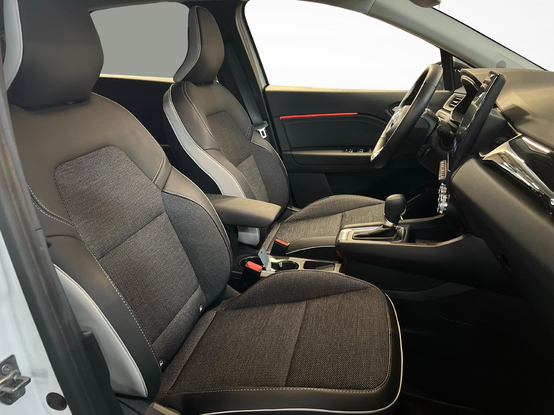 MITSUBISHI ASX 1.6 PHEV Intense-image-10
