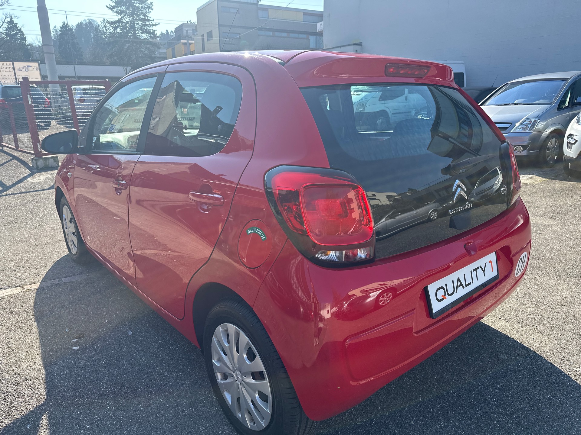 CITROEN C1 1.0 e-VTi Stop&Start Shine Edition-image-4