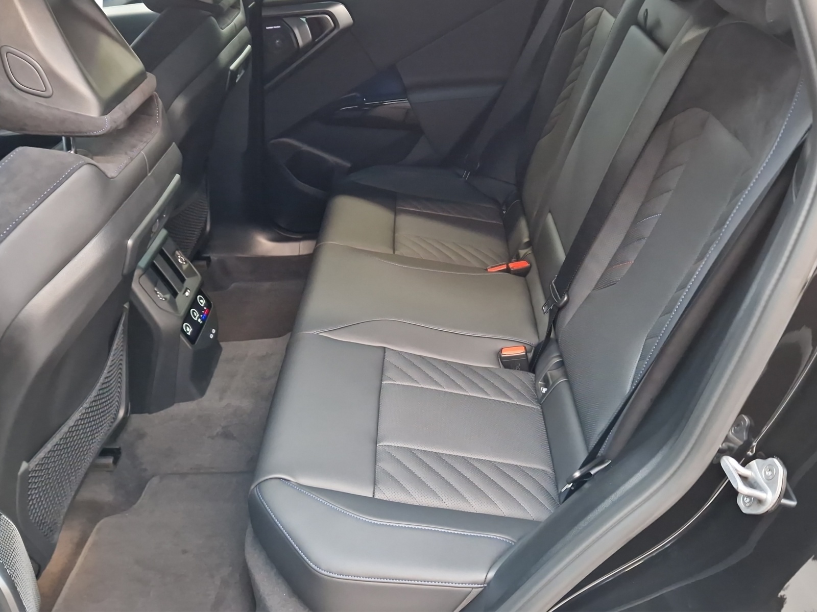 BMW X3 xDrive 48V 40d M Sport-image-16