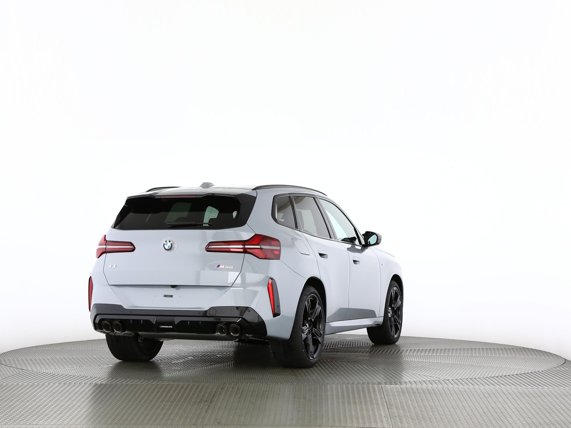 BMW X3 M50i-image-18