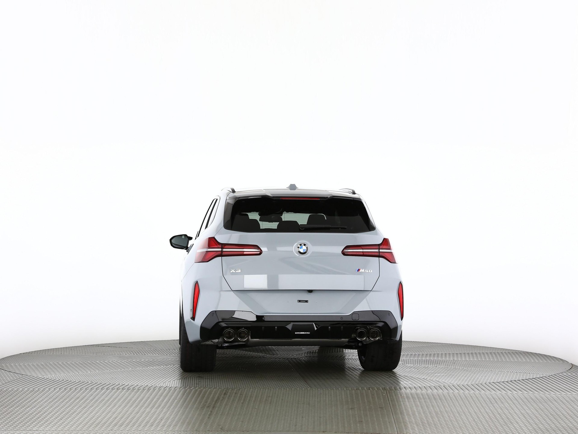 BMW X3 M50i-image-16