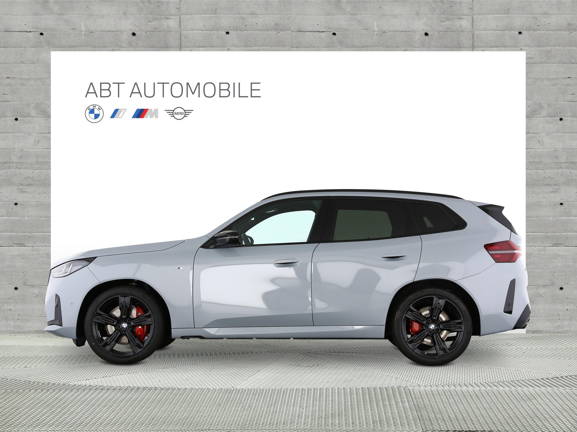 BMW X3 M50i-showroom-element-1
