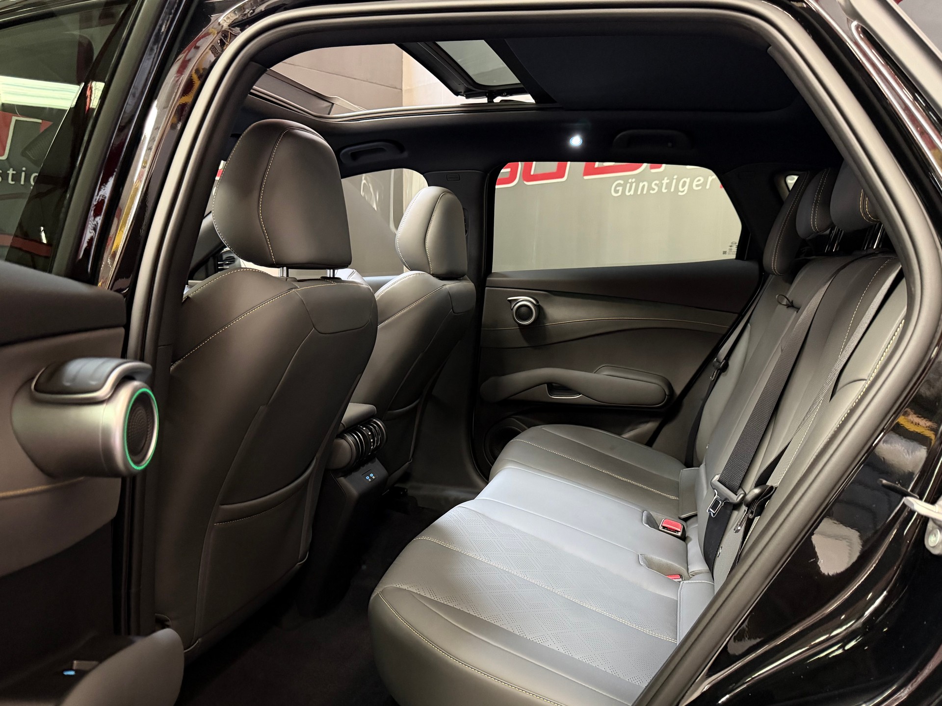 BYD Atto 3 EVO 74.8 kWh Excellence AWD-image-17
