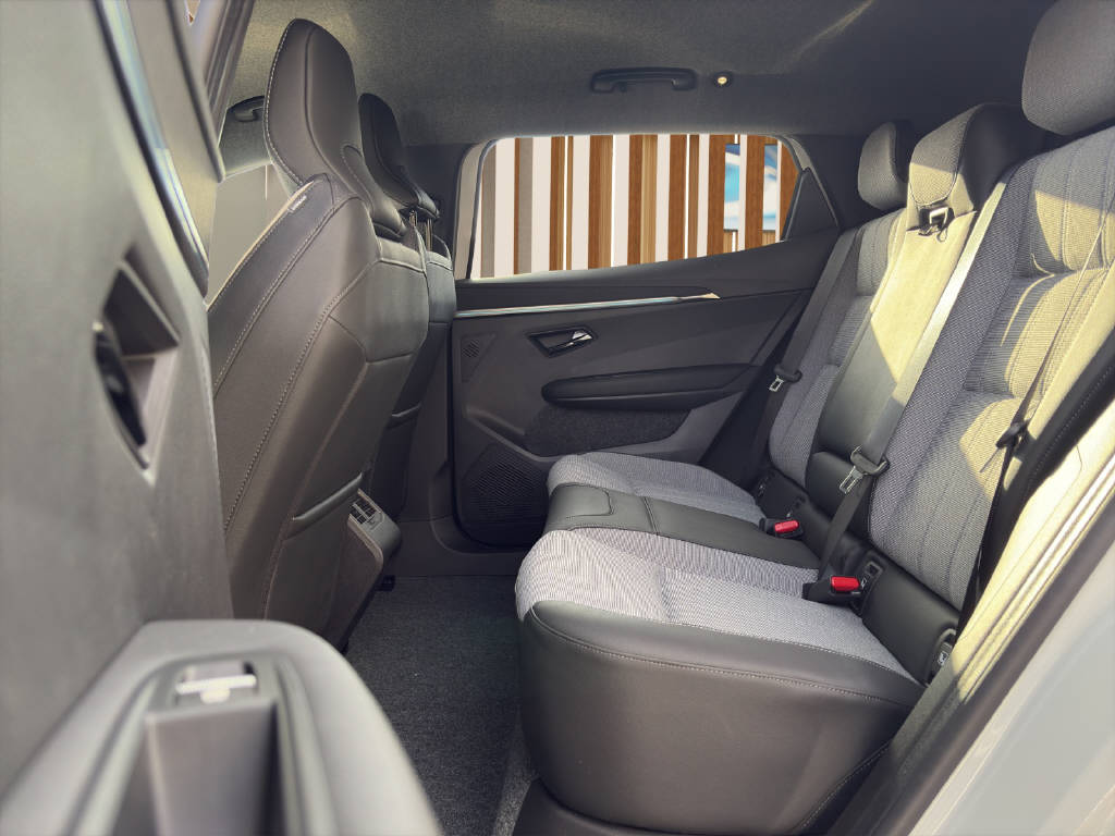 MITSUBISHI Eclipse Cross BEV Intense+-image-12