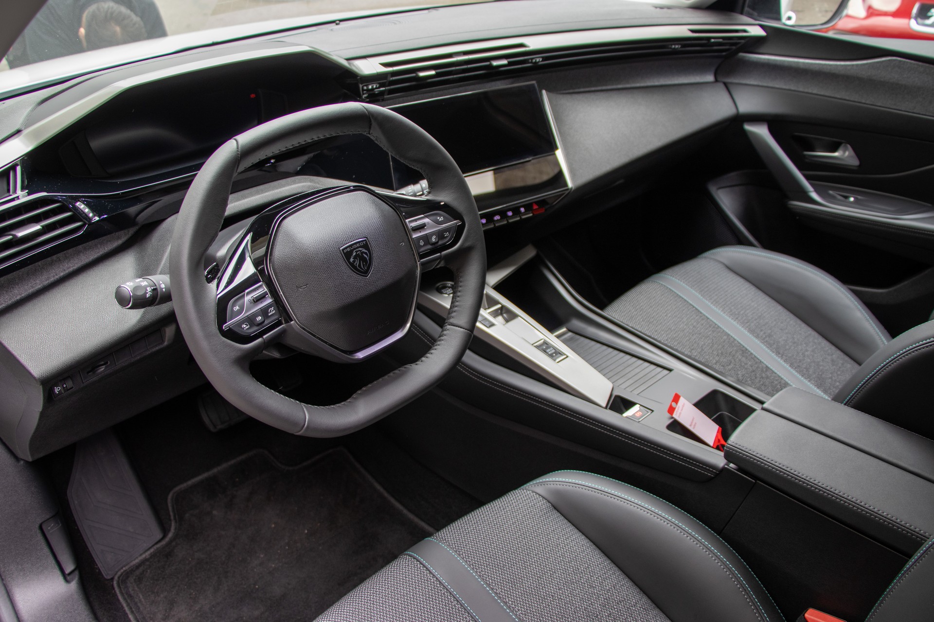 PEUGEOT 308 SW 1.5 BlueHDI Allure EAT8-image-4