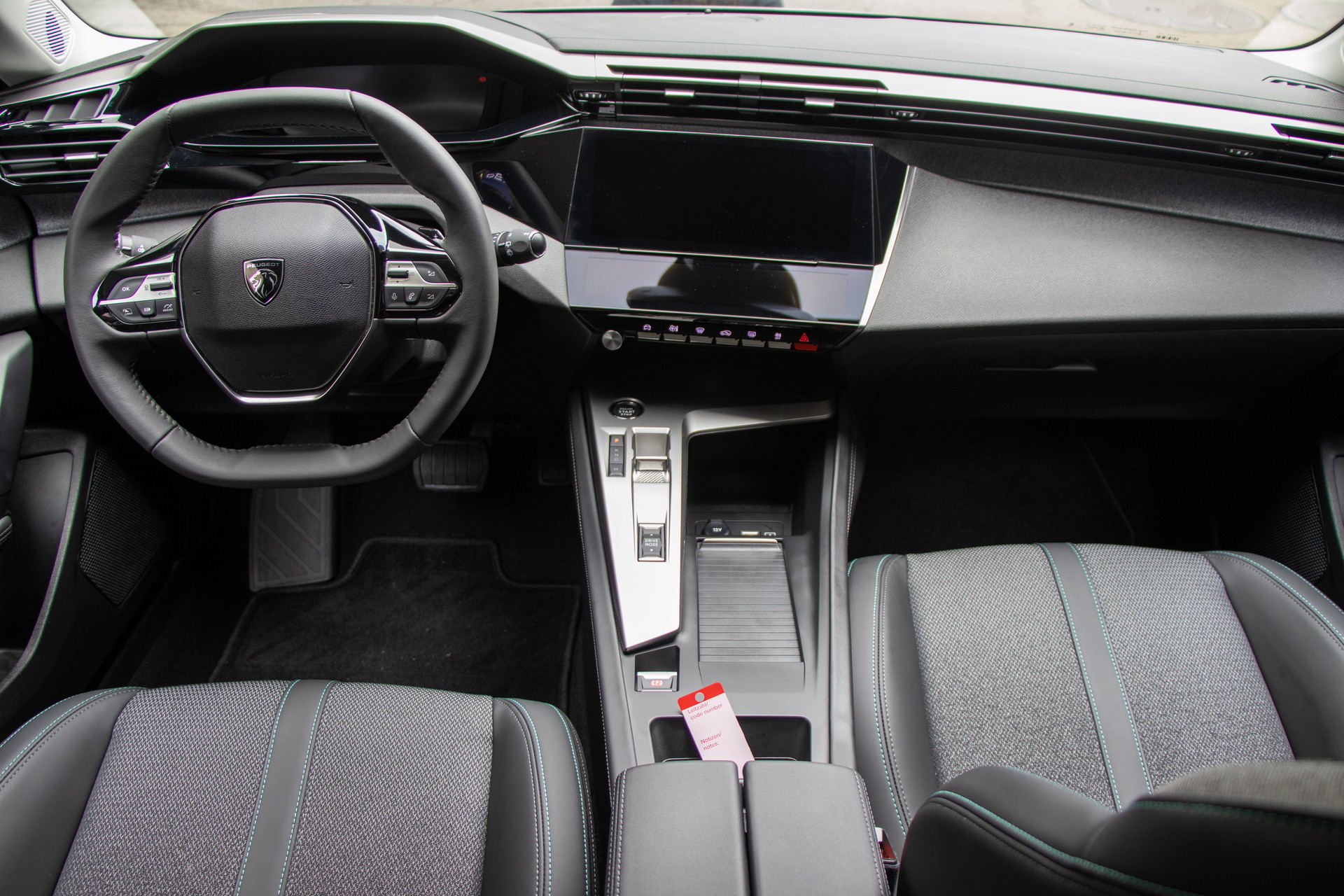 PEUGEOT 308 SW 1.5 BlueHDI Allure EAT8-image-6