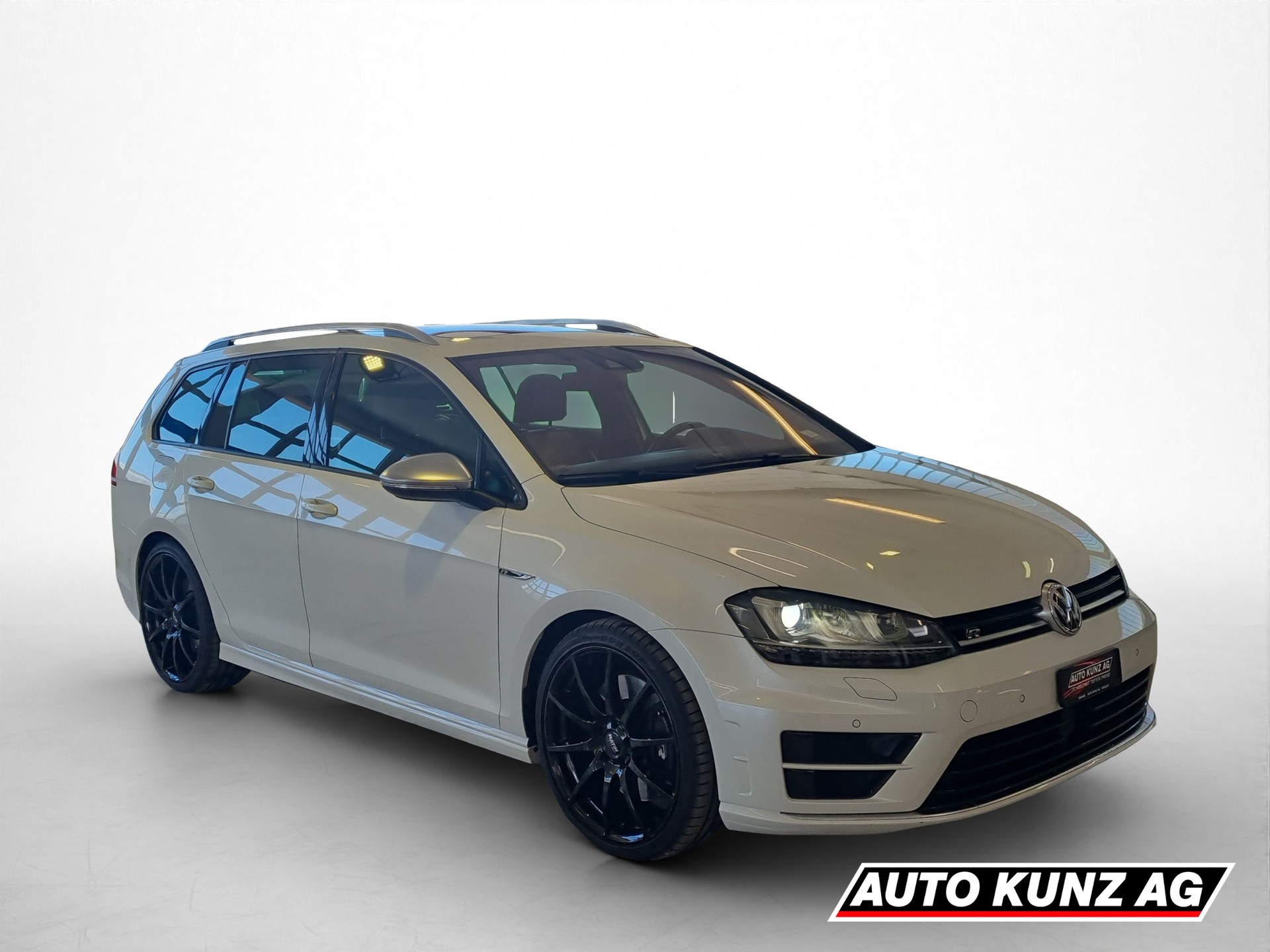 VW Golf 2.0 TSI R 4 Motion-image-7
