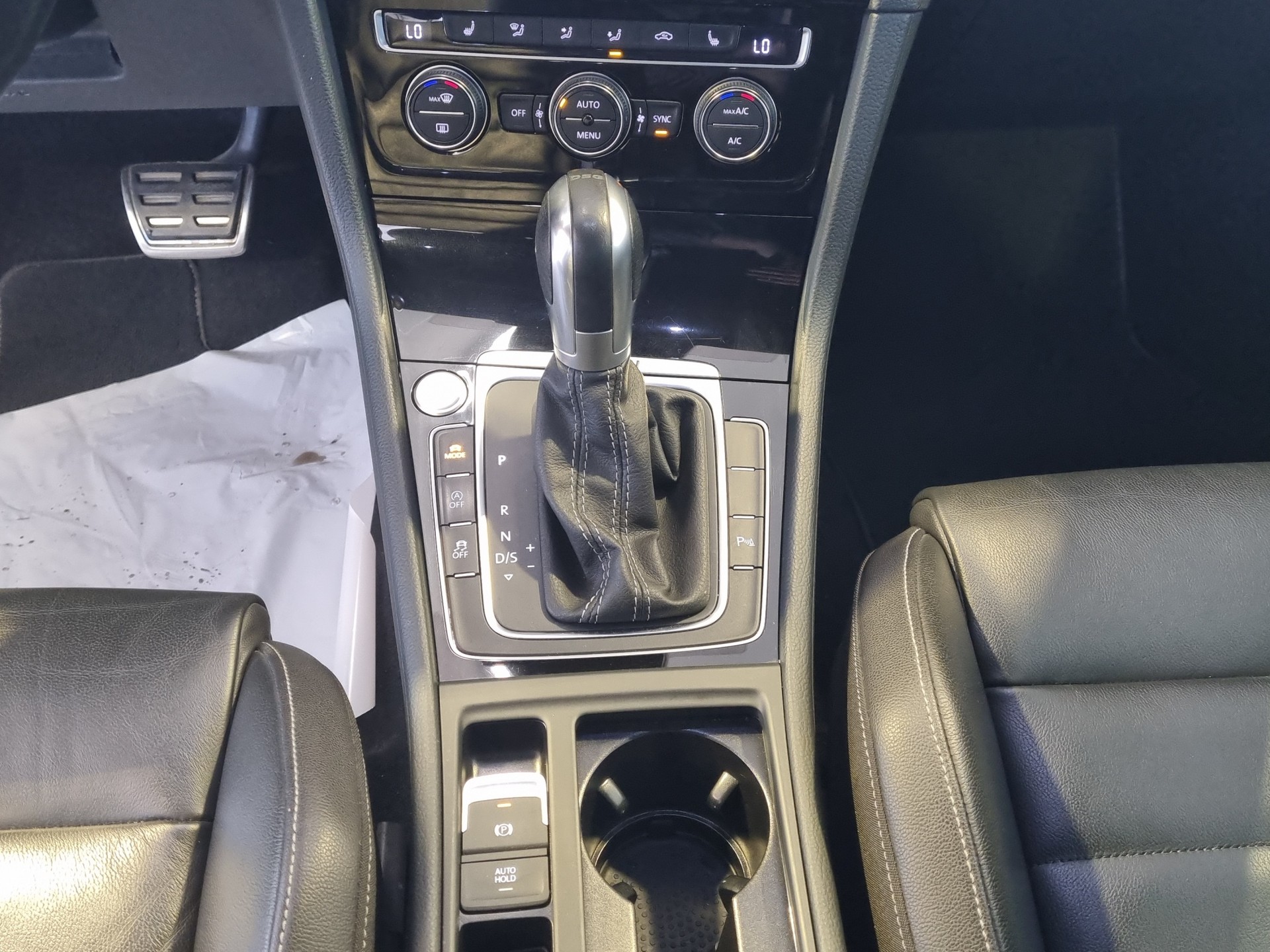 VW Golf 2.0 TSI R 4 Motion-image-11