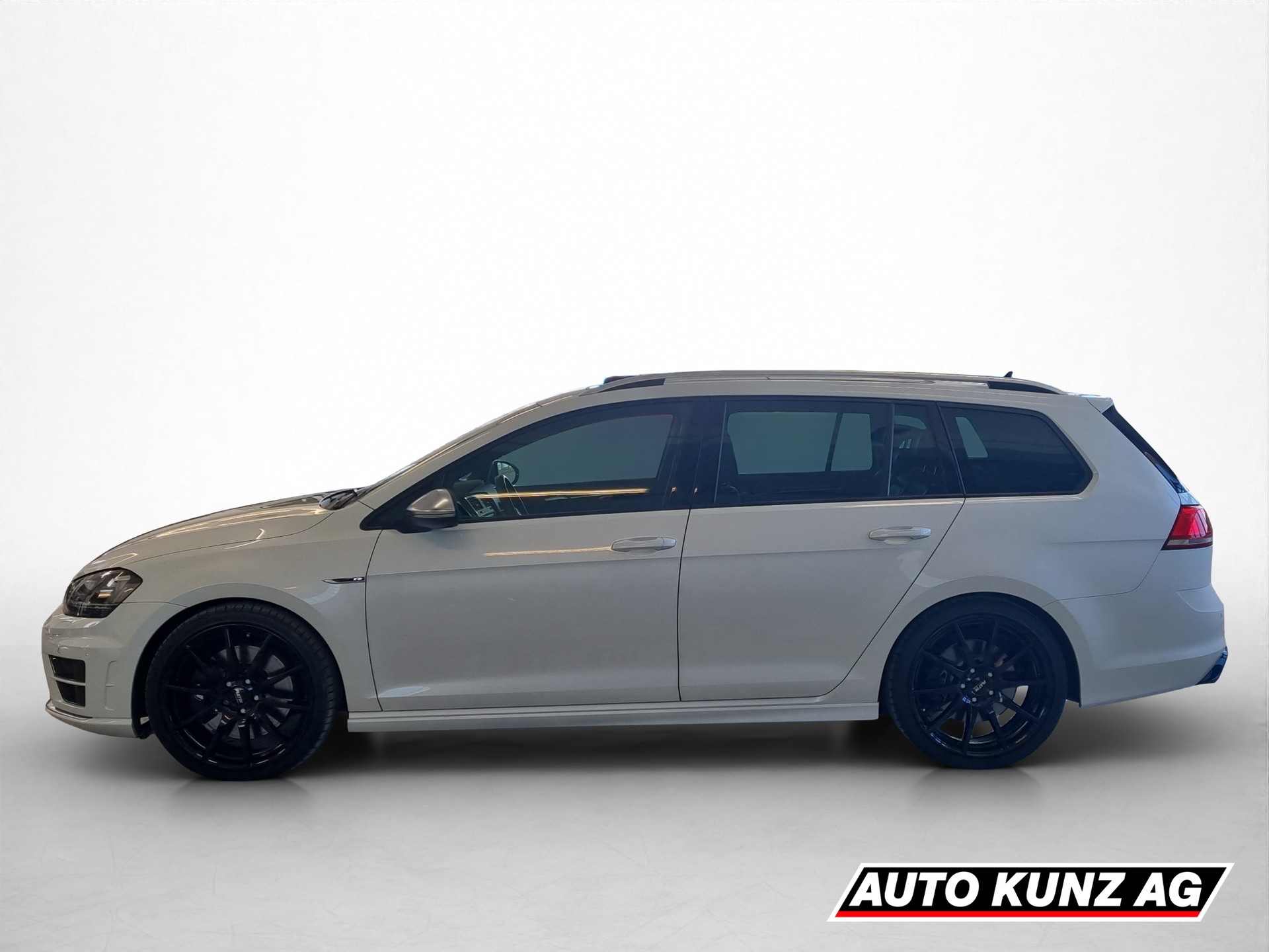 VW Golf 2.0 TSI R 4 Motion-image-2