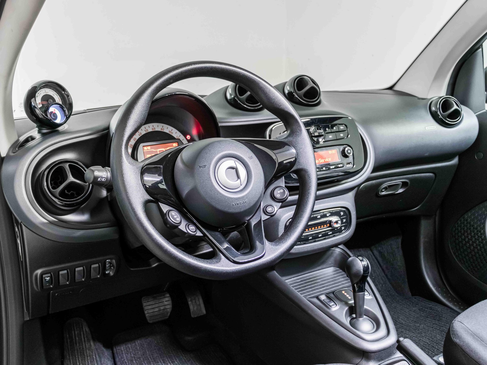 SMART EQ fortwo cabriolet-image-7