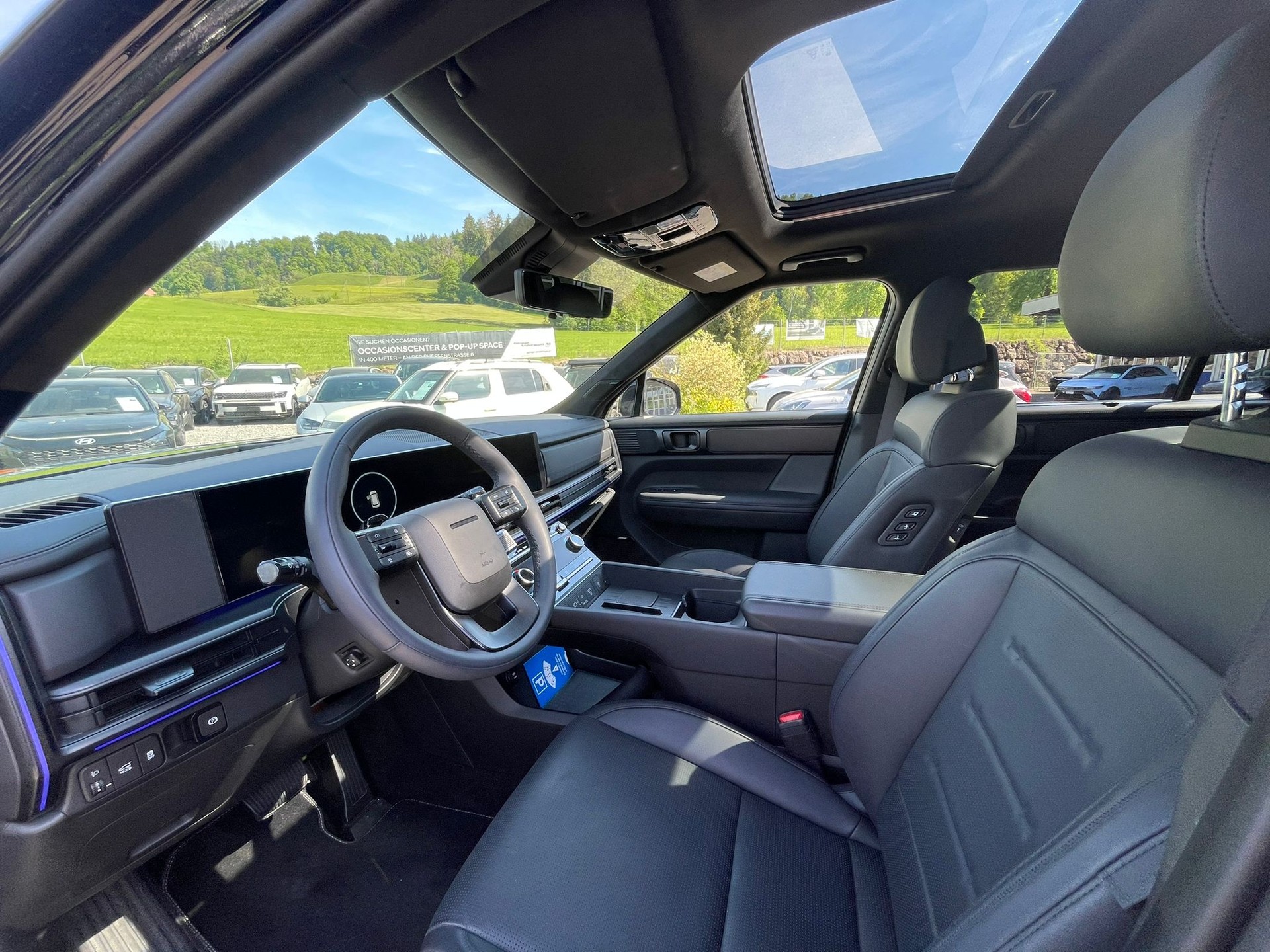 HYUNDAI Santa Fe 1.6 T-GDi HEV Calligraphy Swiss Edition 4WD Automatic-image-8